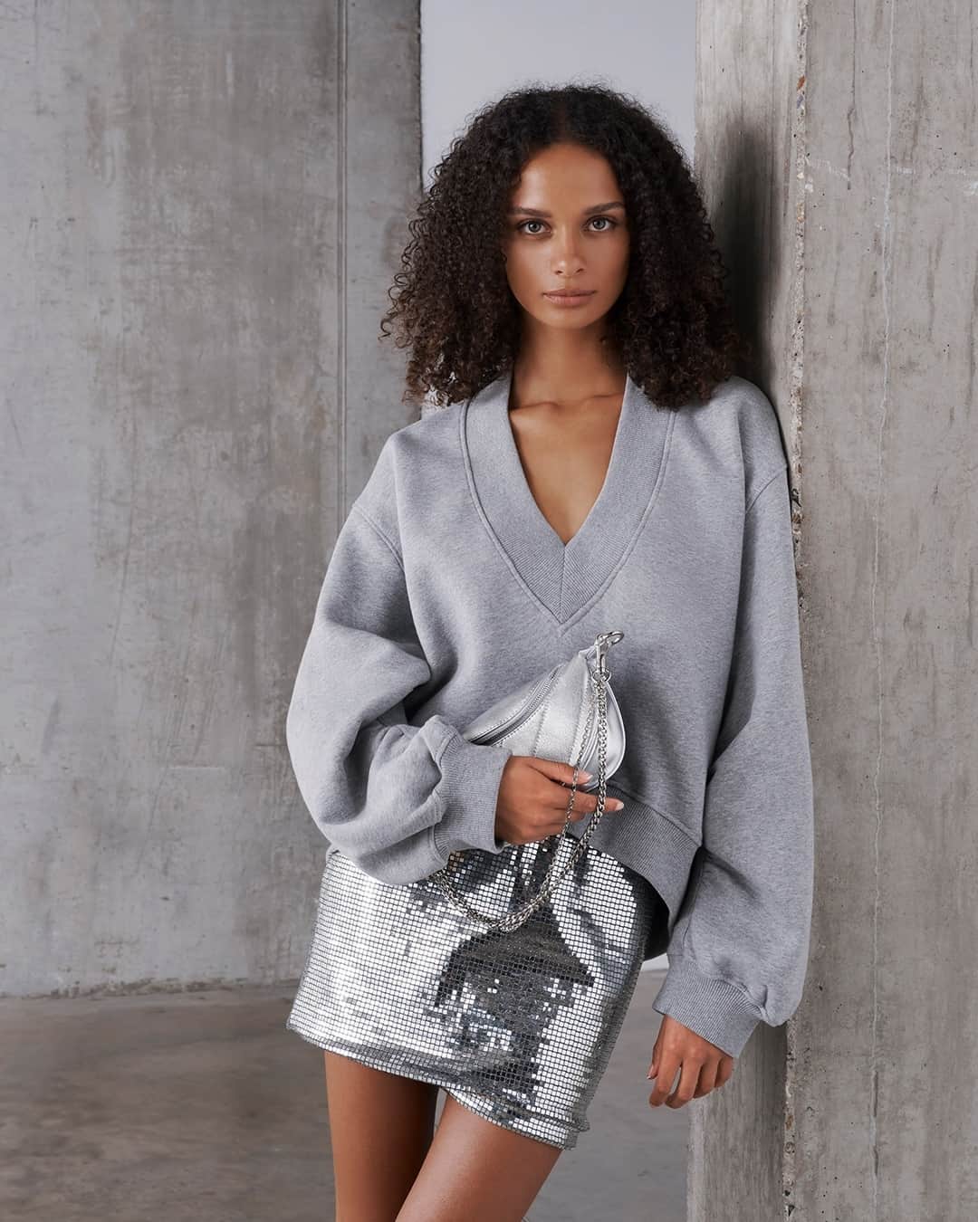 CHARLES & KEITH JAPAN CHARLES & KEITHのインスタグラム：「【CHARLES & KEITH HOLIDAYS】⁠ 今年のトレンドカラーとなるSilverのアイテムは、洗練された女性らしいスタイルの象徴に。⁠ モダンな輝きを放つデザインは、周りの注目を引きつけファッションセンスを際立たせる。⁠ ⁠ Philomena フィロメナ クリンクルエフェクトハーフムーンクロスボディバッグ⁠ (Article No.CK2-80151325 )⁠ ⁠ #CharlesKeithCelebrates⁠ #CharlesKeithFW23 ⁠ #チャールズアンドキース」