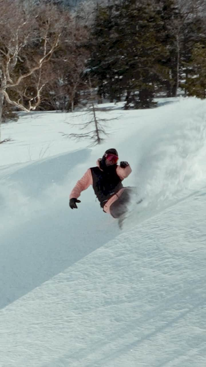 VolcomJapanのインスタグラム：「The @bryaniguchi Collection is outerwear built for riding by any means necessary…  Breathability ✅ Stretch ✅ Waterproof ✅  Constructed with GORE-TEX C-knit fabric ✅  Available now at your local Snowboard Shop or vol.cm/iguchi  Find a #VolcomOuterwear dealer near you at vol.cm/snowshops  @volcom @goretexbrand #truetothis」