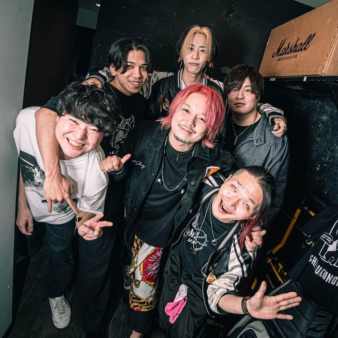 シズクノメさんのインスタグラム写真 - (シズクノメInstagram)「【Thank You!!!】 "HOME PARTY TOUR 2023 FINAL"  at 青山RizM  15th November  ファイナルありがとうございました‼️ フロアも熱く最高でした👍 みんな楽しかったかな？  次回は12/9にアコースティックライブ！ お楽しみに〜🎉  #シズクノメ #HOMEPARTYTOUR2023 #TOURFINAL #青山RizM」11月16日 0時26分 - shizukunome_