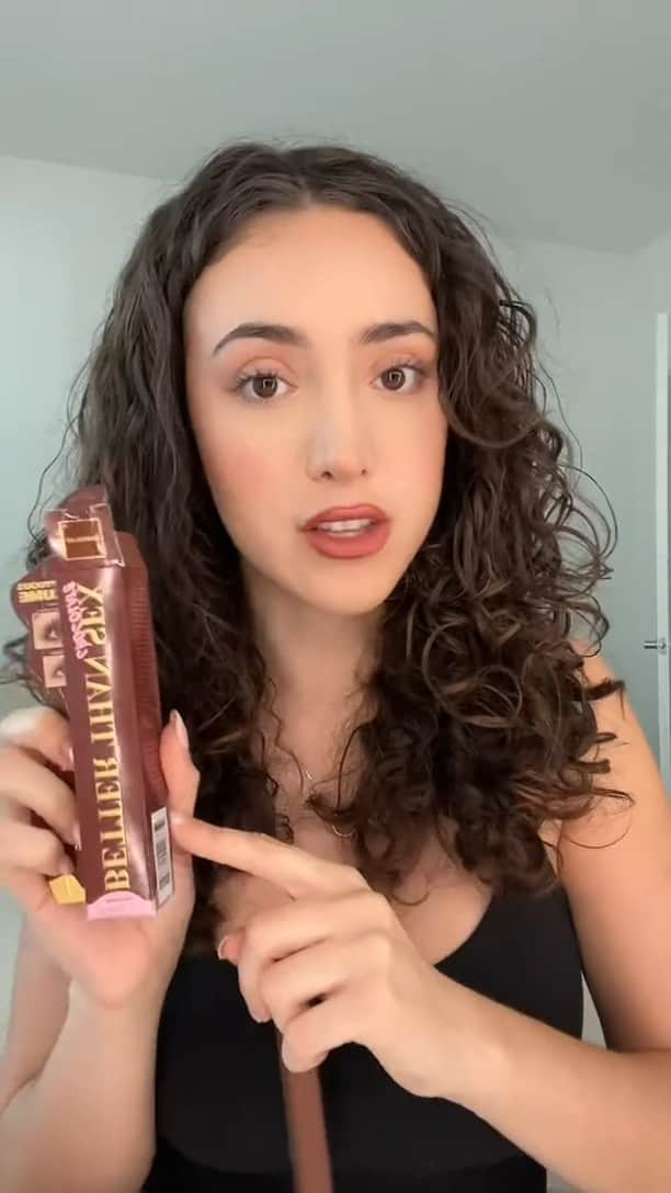 Too Facedのインスタグラム：「THOSE LASHES!! 😍💖 @ipautorres coats her lashes with our Better Than Sex Mascara in the shade Chocolate! 🍫 Tap to shop! #toofaced #tfcrueltyfree #betterthansex #tfchocolate」