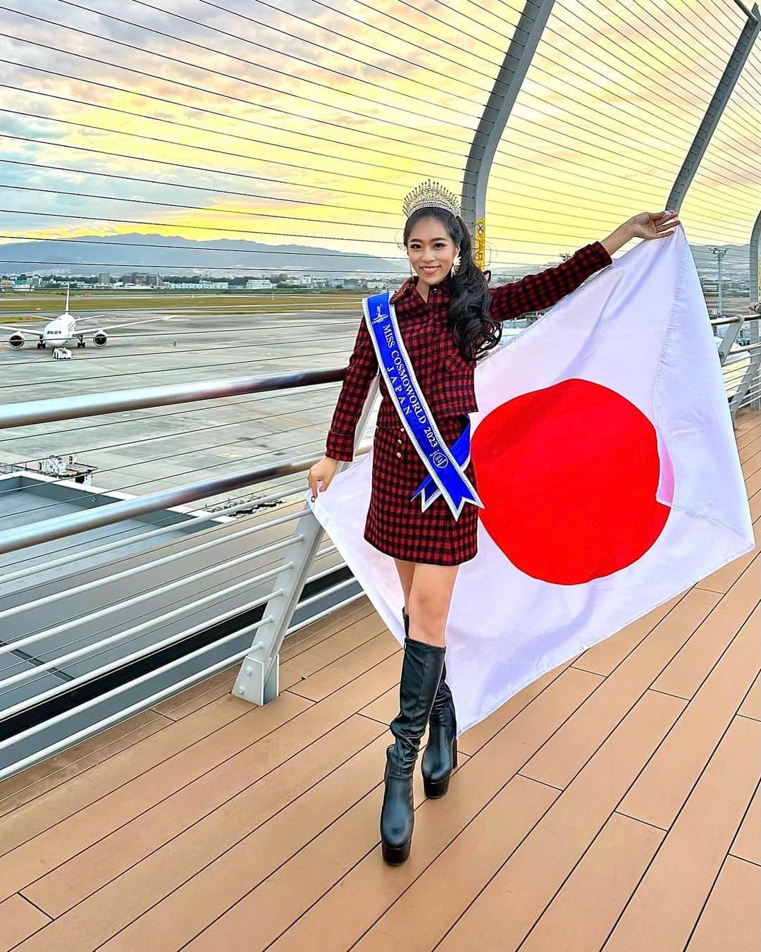 絹野志朋さんのインスタグラム写真 - (絹野志朋Instagram)「. ITTEKIMASU❤️🇯🇵👋 📍Osaka, Japan  My greatest journey to Malaysia🇲🇾 Excitement and nervousness🤭💛  ＿＿＿＿＿＿＿＿＿＿＿＿＿＿＿＿＿＿＿  🇲🇾Nov 15th ~ Dec 5th Road For @misscosmoworld   National account @misscosmoworldjapan  Organizer @japan_beauty_ambassador  National director @aya_kiyota  Management @erina_hanawa_japan   #MissCosmoWorld #MissCosmoWorld2023 #MissCosmoWorldJapan #BeautyPageants @missosologyjapan @missosology_org」11月16日 0時31分 - shihok0414