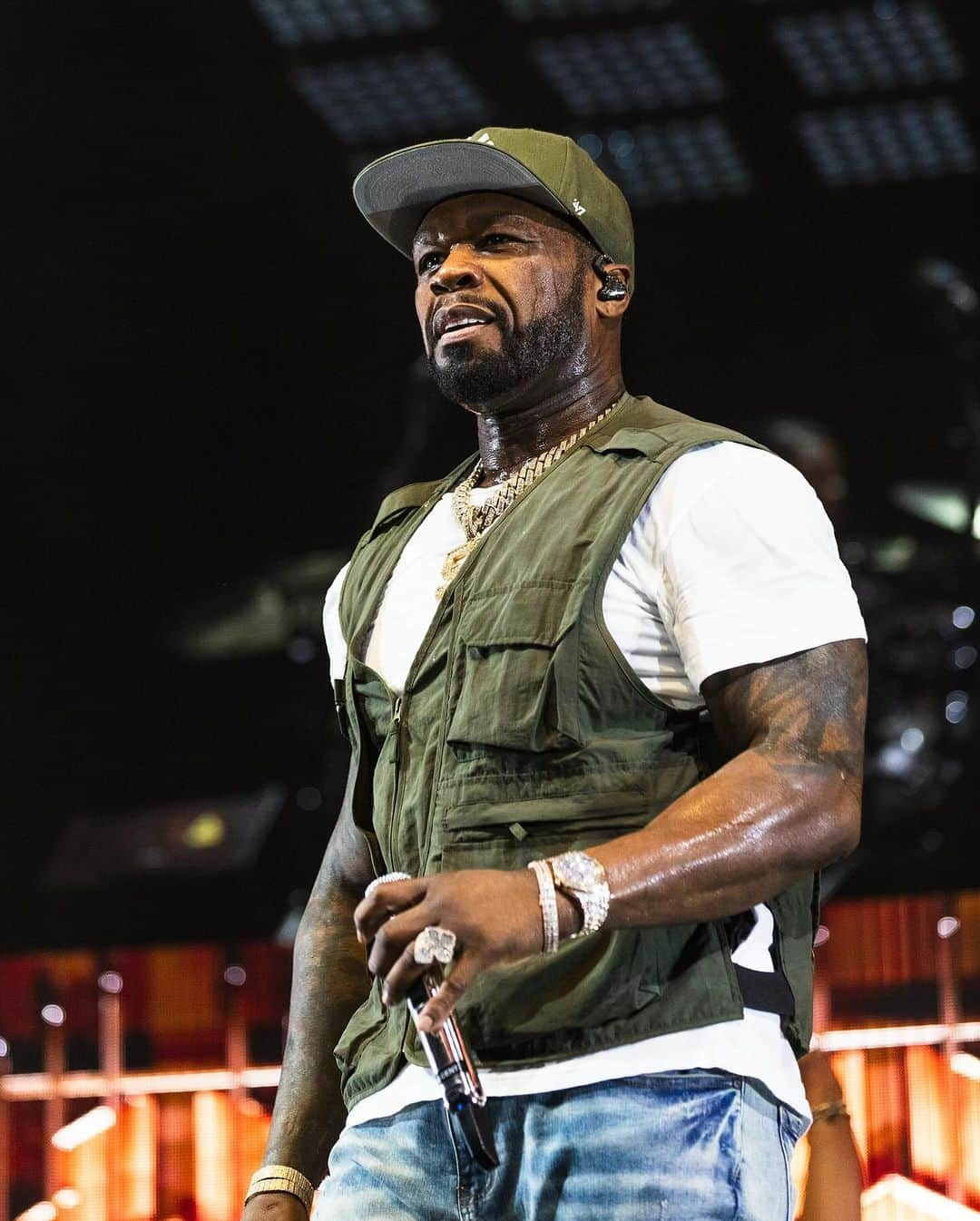 50セントさんのインスタグラム写真 - (50セントInstagram)「Tonight THE THING 50CENT returns to Manchester 🔥Sold Out! but you can buy a seat on the roof and feel the vibrations. #bransoncognac #lecheminduroi @thefinallaptour」11月15日 19時02分 - 50cent