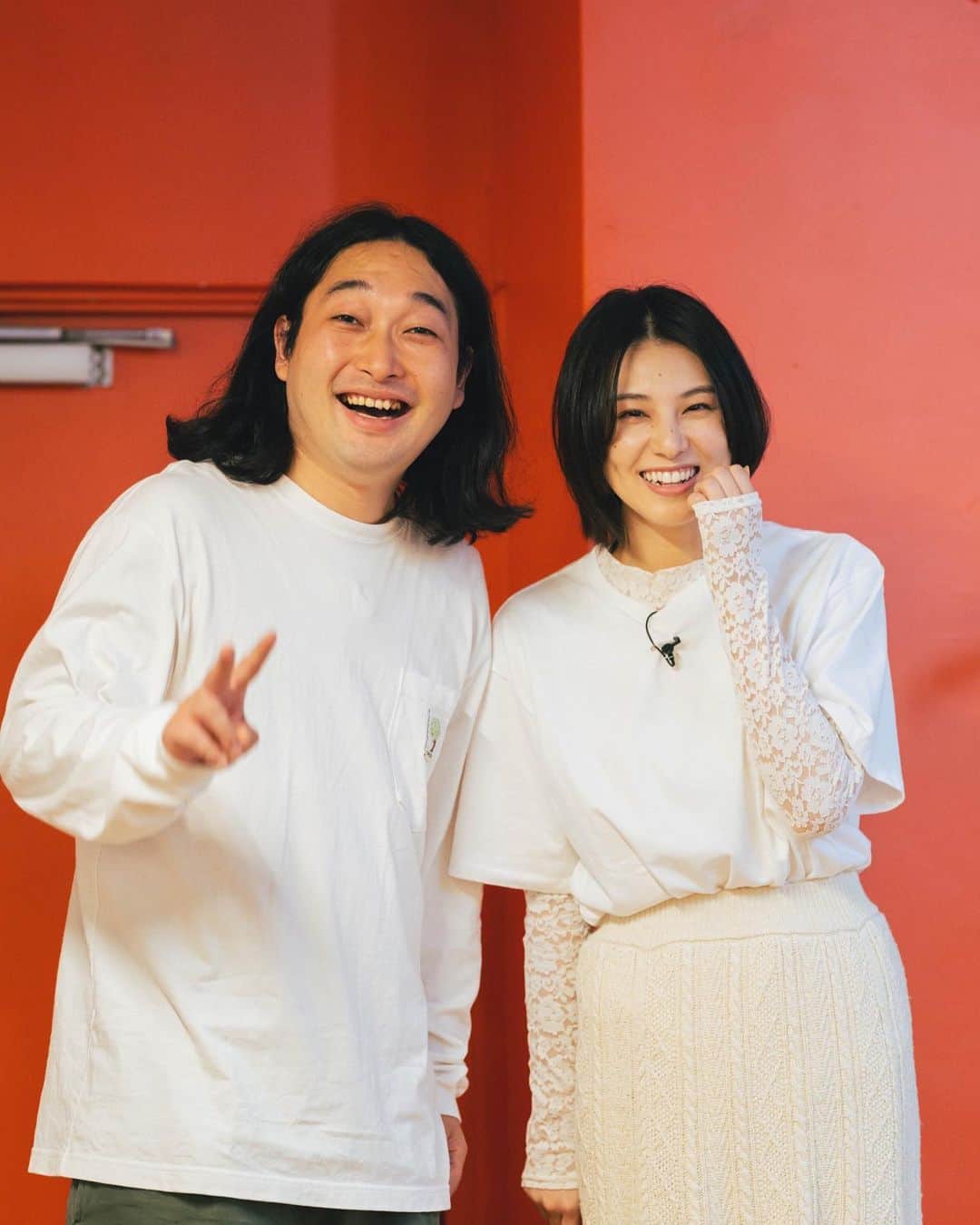 のインスタグラム：「NOBROCKTVにかが屋で、 偉い人に説教されてるのにお弁当食べちゃうドッキリ の仕掛け人として行かせてもらいました。 怒られてる最中にご飯を食べるというのはあってはならないので、相楽さんには申し訳なかったですがとても楽しいドッキリでした。仕掛け人だから笑っちゃダメなのですが思ってたより好きな味して笑いそうになってしまってる時間があった。」
