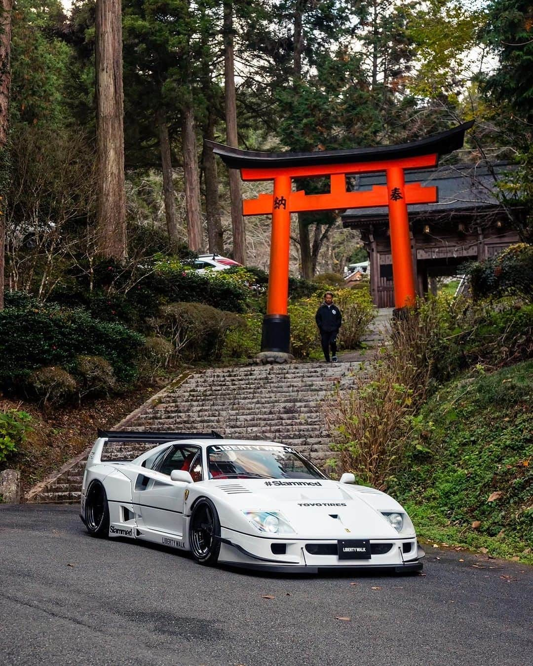 Wataru Katoのインスタグラム：「LIBERTY WALK LB★WORKS FERRARI F40 JAPAN🇯🇵 @ferrari @tone_japan  @toyotires  @teamtoyousa  @minigr #ferrari  #ferrarif40 #f40 #supercar #jdm #hipercar #japantrip」