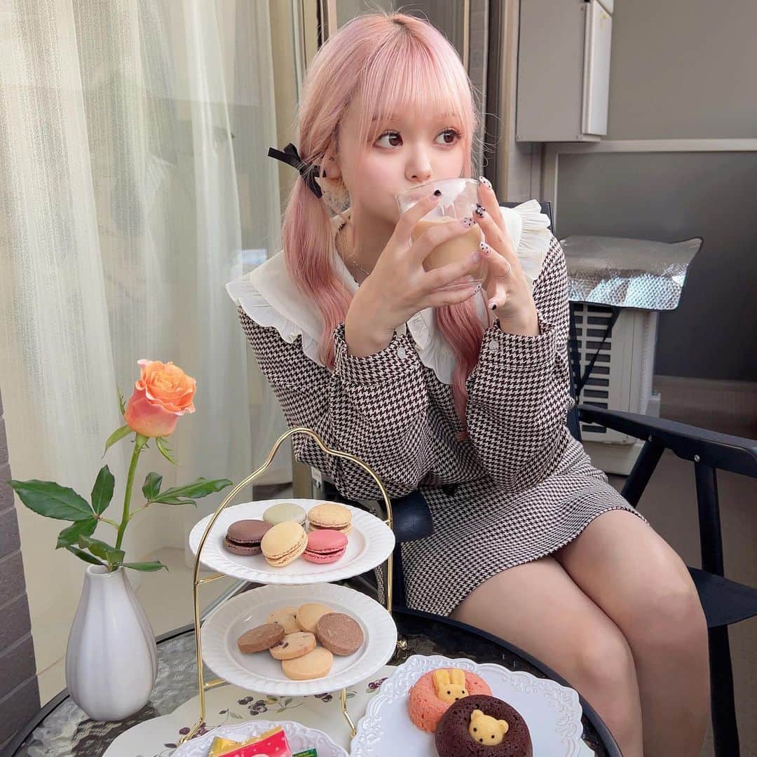 りゅなりさのインスタグラム：「໒꒱ ⁡ 最近おうちカフェにはまってる🍰‎⁦❤︎ ⁡ TikTokにこの日のvlog？みたいなのも 載せてるのでぜひみてね(ᐢ⸝⸝o̴̶̷o̴̶̷ᐢ)⌒♡ ⁡ ⁡」