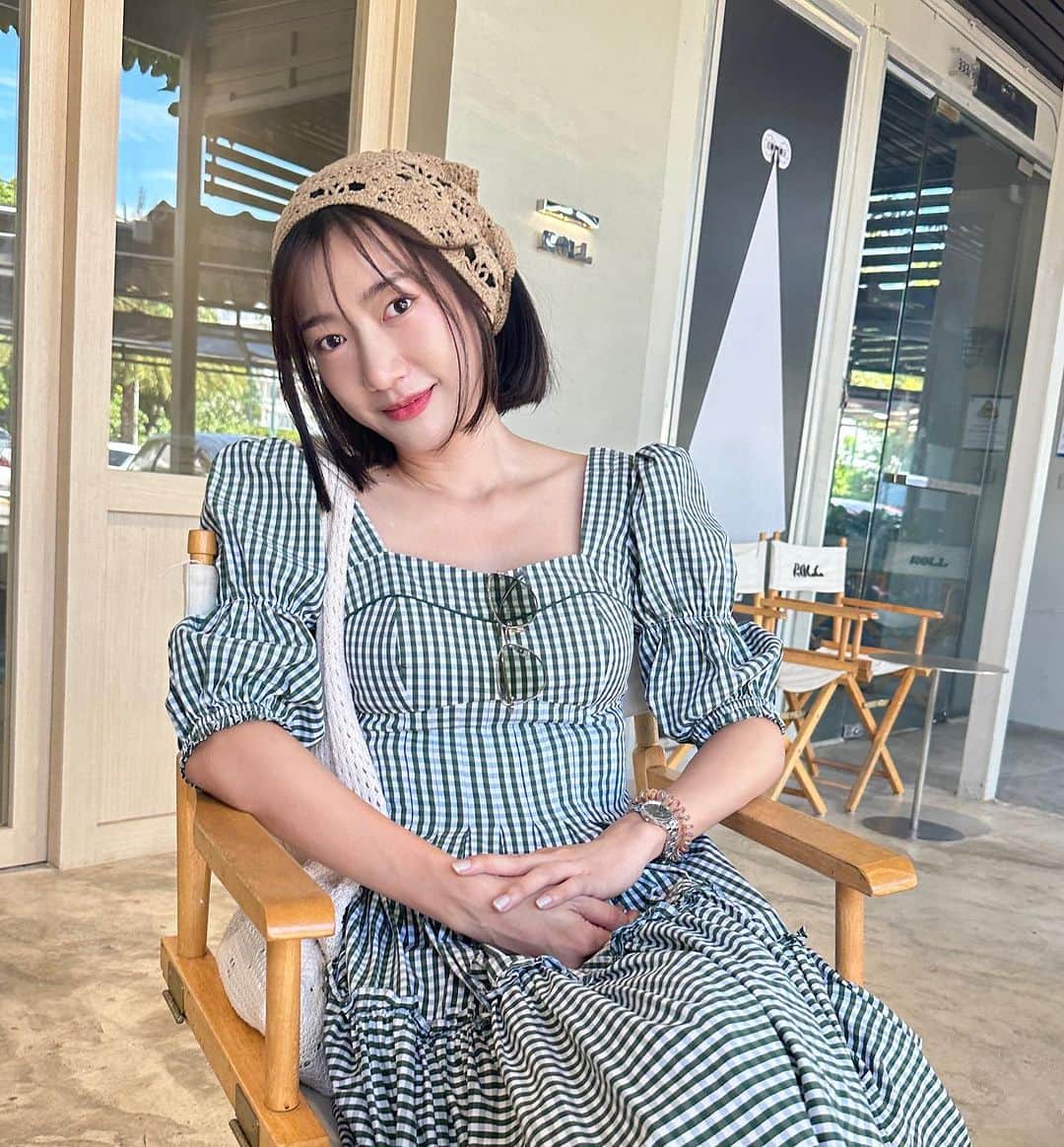 ニウィさんのインスタグラム写真 - (ニウィInstagram)「I need a hug…….e cup of coffee 🥰 @rollcoffeeroll」11月15日 19時35分 - newpatitta