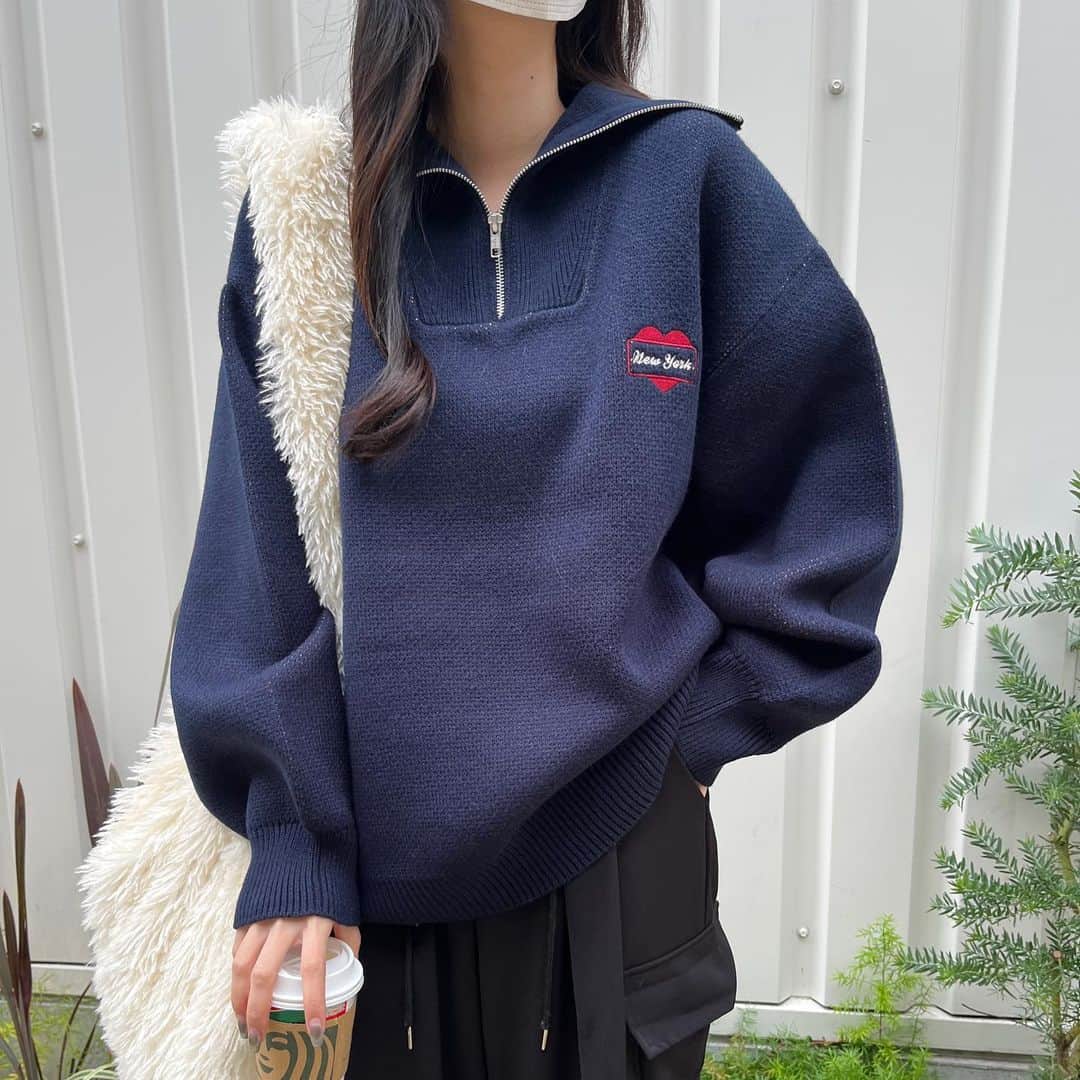 nemneさんのインスタグラム写真 - (nemneInstagram)「《 12/4  new arrival ⛄️ モチーフハーフジップニット 》  今回は12/4販売のアイテムをご紹介。  モチーフ入りでコーディネートが華やかになるハーフジップニット。  フラワー / ハート / 星の3柄展開となっております🤍  新作アイテムは販売日の26:00まで10％offで購入できます💫  保存してチェックしておいてね 🐰  .  ⬇️ アイテムはこちら  🌿【低身長サイズあり】モチーフハーフジップニット price ：￥3,995（tax in） アイテム品番：NM1898 サイズ展開：S.M 販売日：12/04（mon.）20:00- ※zozoのシステムの都合上、19:45-20:00で販売時間が前後する可能性があります  .  #ootd #outfit #fyp  #着回しコーデ #おすすめ #韓国コーデ #秋冬コーデ #秋服 #nemne」11月15日 19時36分 - nemne_store