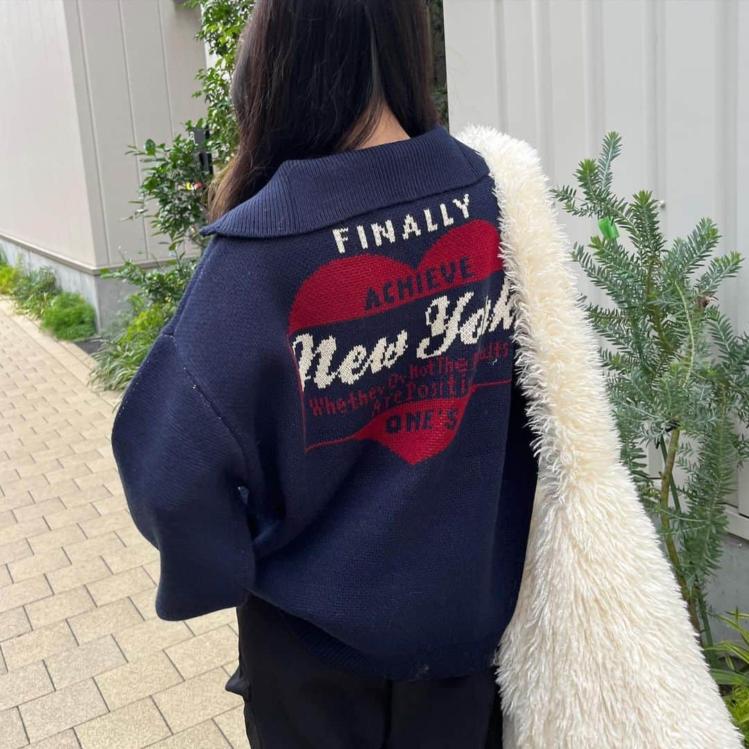 nemneさんのインスタグラム写真 - (nemneInstagram)「《 12/4  new arrival ⛄️ モチーフハーフジップニット 》  今回は12/4販売のアイテムをご紹介。  モチーフ入りでコーディネートが華やかになるハーフジップニット。  フラワー / ハート / 星の3柄展開となっております🤍  新作アイテムは販売日の26:00まで10％offで購入できます💫  保存してチェックしておいてね 🐰  .  ⬇️ アイテムはこちら  🌿【低身長サイズあり】モチーフハーフジップニット price ：￥3,995（tax in） アイテム品番：NM1898 サイズ展開：S.M 販売日：12/04（mon.）20:00- ※zozoのシステムの都合上、19:45-20:00で販売時間が前後する可能性があります  .  #ootd #outfit #fyp  #着回しコーデ #おすすめ #韓国コーデ #秋冬コーデ #秋服 #nemne」11月15日 19時36分 - nemne_store