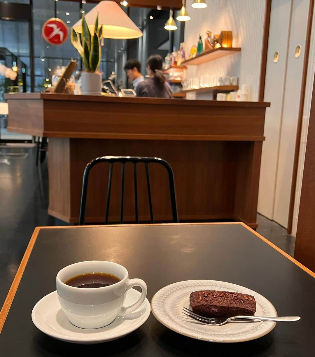 今田美奈さんのインスタグラム写真 - (今田美奈Instagram)「@fuglenfukuoka  ずっと行きたかったカフェ☕️この前のイベント前に：） 酸味があるコーヒーってなかなか選ばないけど、ここはすごい美味しかったあ🤎雰囲気も良くてまた行きたい。」11月15日 19時30分 - _minaimd.j_