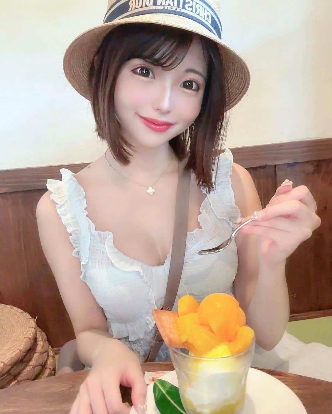 ななぷりんさんのインスタグラム写真 - (ななぷりんInstagram)「竹富島に行った時の🌺 マンゴーパフェすっごく美味しくて何個でも食べれる！てなった😍🥭 夏の投稿まだ出来てないのあるから投稿していくね🙋🏻‍♀️」11月15日 19時33分 - nana__530
