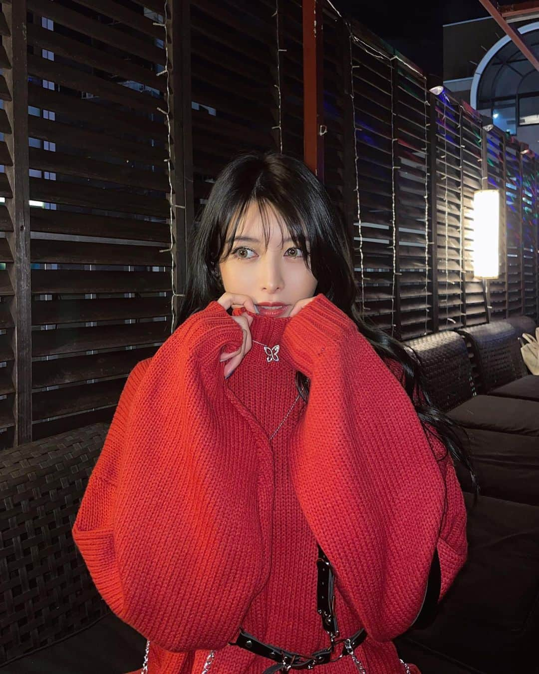 相沢みなみさんのインスタグラム写真 - (相沢みなみInstagram)「It's a comfortable season for knitwear.🪵🔥 . ニットの季節ですね🧶 . #ニット #ニットコーデ #ニット女子  #knit #knitwear #knitweardesign  . #相沢みなみ  #minamiaizawa #相澤南」11月15日 19時33分 - epoint2016