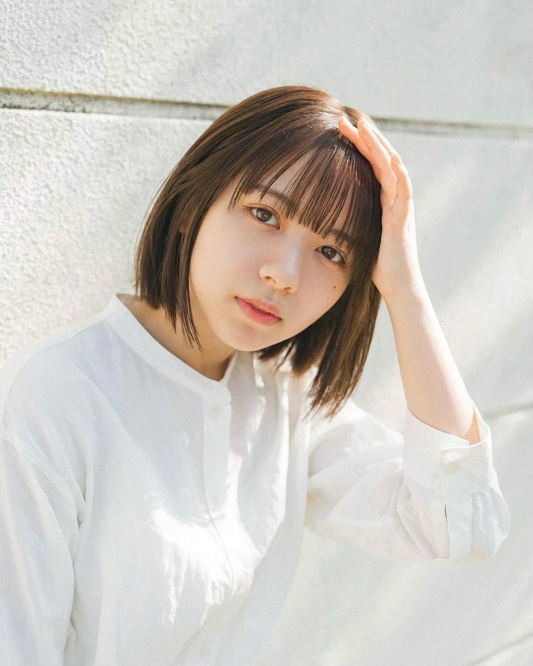 川﨑帆々花のインスタグラム：「. 🤍🤍🤍  まつ毛眉毛マナツさんに綺麗にしてもらいました🧏🏻‍♂️ 眉毛整えてもらってからメイクがもっと楽になった😭 マナツさんありがとうございました🏃🏻‍♂️💞  #pr#une_fleur」