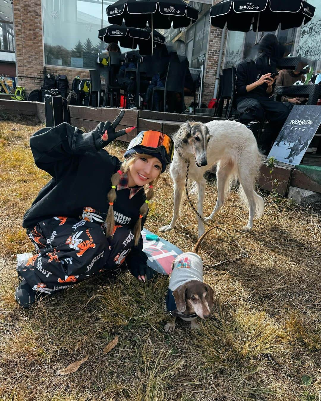 うどんさんのインスタグラム写真 - (うどんInstagram)「軽プリ❤️うどん  うどんはわんこも猫もどっちも好き派❤️ 将来はわんこと猫ちゃんと一緒に暮らすのが夢ー✨  ただ我が家わんこしか今まで家族にいなくて 猫ちゃんの接し方分かんないから愛が重くてしつこいうどんは猫ちゃんにうざいと思われる傾向ありw😂  #軽プリ#軽井沢プリンスホテルスキー場 #わんこ#わんこ部 #犬バカ部 #犬スタグラム #猫も好き#猫も好きだけど犬も好き #bsrabbit#長野#bsrabbitjapan #ストリート#ストリートファッション #ストリート系女子 #韓国#韓国ファッション#ツインテール#ツインテールアレンジ#ニット帽#ニット帽コーデ #愛が重い」11月15日 19時53分 - udoooonn