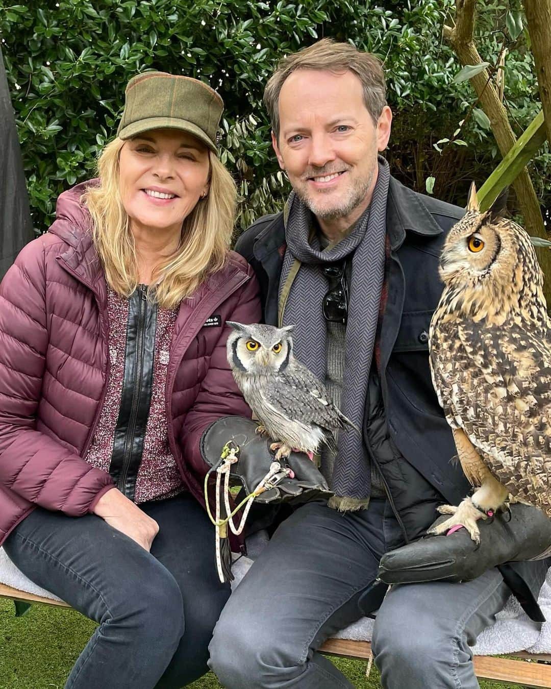 キム・キャトラルさんのインスタグラム写真 - (キム・キャトラルInstagram)「A huge thank you to Sandra and Darwin for a wonderful and informative visit to ‘Happisburgh Owls’ @happisburghowls1 and their beautiful, friendly owls 🦉Drop by!  #happisburghowls」11月15日 19時47分 - kimcattrall