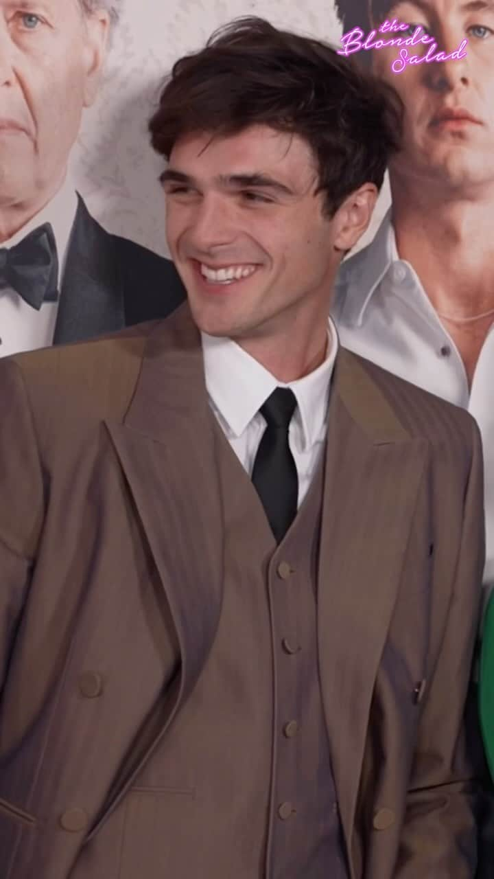 Blonde Saladのインスタグラム：「Jacob Elordi shone with elegance in @burberry on the red carpet of Saltburn premiere in L.A. 💖✨  Getty Images   #JacobElordi #RedCarpet #Saltburn #TheBlondeSalad」