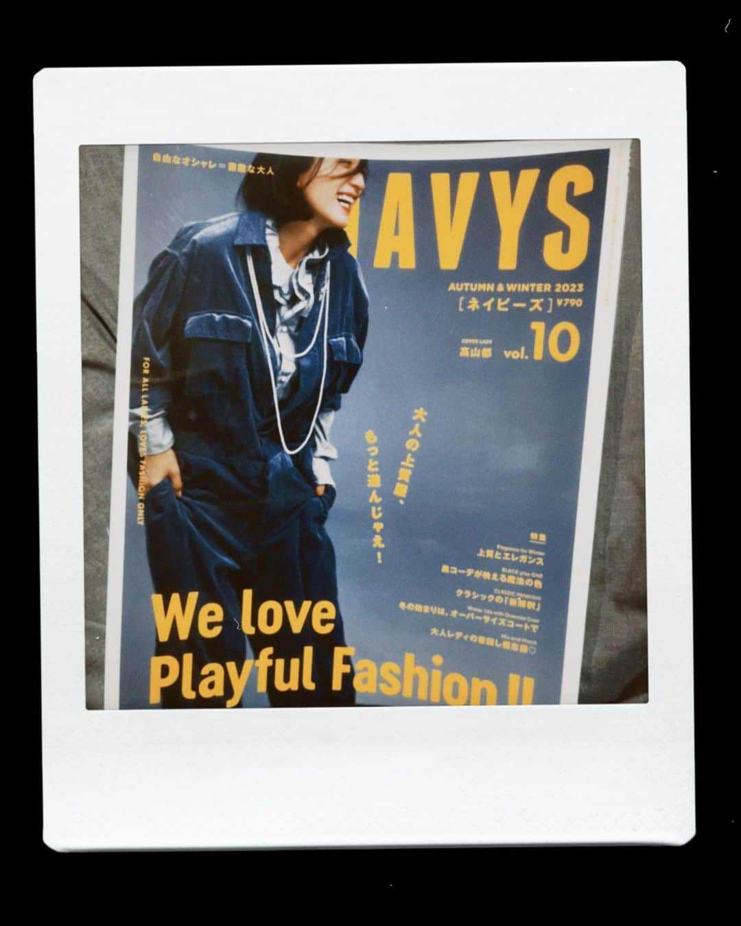 畠山千明さんのインスタグラム写真 - (畠山千明Instagram)「@navys_magazine  vol.10 ネイビーズの2023秋冬号が発売しました⛄️ 私の教科書なので、寒くなって着る服がイマイチ掴めない時期にありがたいです😂💯 撮影する度に洋服熱が増して帰りに買い物して帰ってしまうほど ギュッと！可愛いコーディネートが詰まっております。 是非ご覧下さいませ〜〜！！！」11月15日 19時58分 - hatakeyama_chiaki