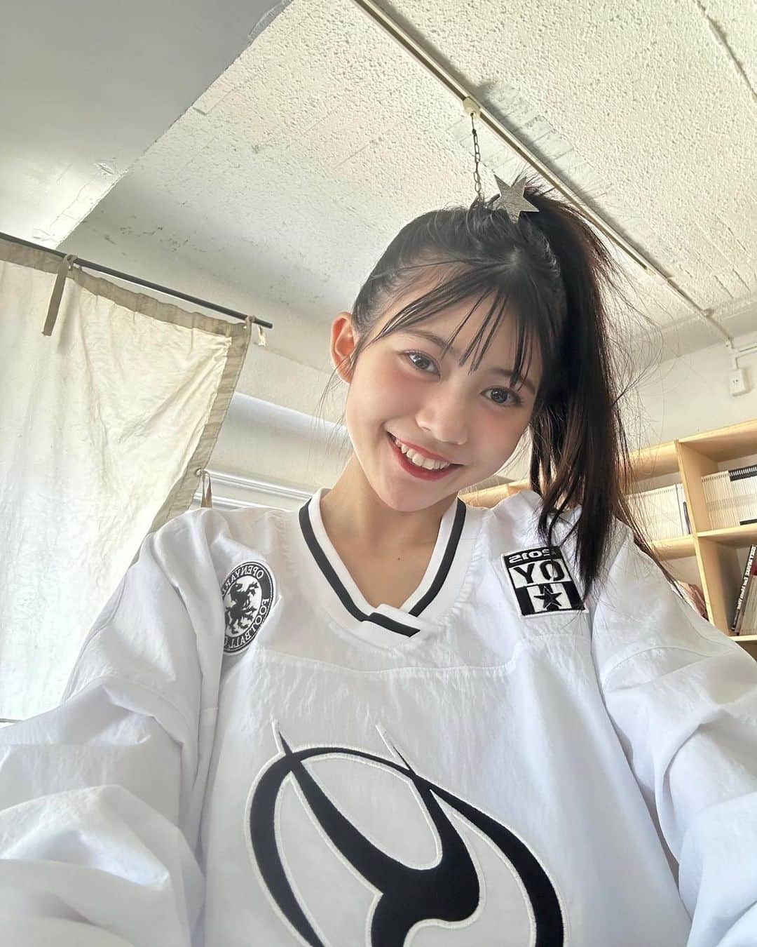 吉本麗南さんのインスタグラム写真 - (吉本麗南Instagram)「アップバージョン☆彡.。  ハイポニーに星のアクセ可愛すぎた🤦🏻‍♀️  みんなどのカットが好きだった~??  #吉本麗南#ニコラ#nicola#ニコラ12月号発売中#ニコモ」11月15日 20時03分 - reina_yoshimoto_official