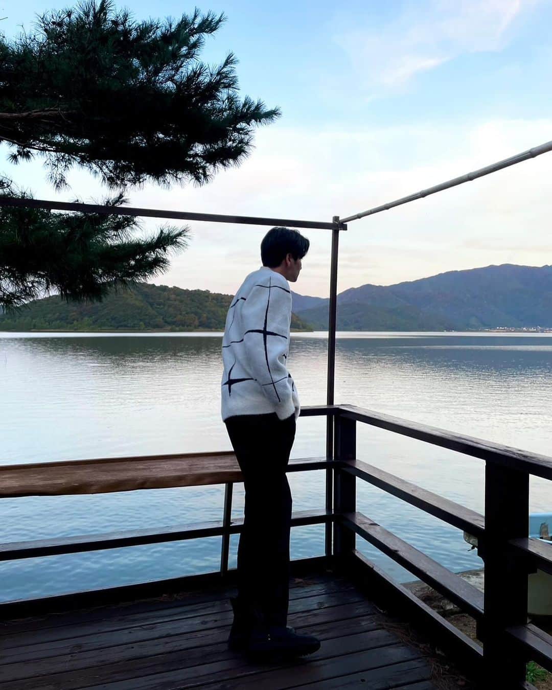林豆さんのインスタグラム写真 - (林豆Instagram)「告知です😆 「NEXT TRIP ～福井県 若狭三方五湖の旅 前編～」 11月16日(木)夕方6時30分からBS12で放送です！ 僕、リンドウが行って参りました！！ ほんっとうに素敵な所でした。余す事なく、紹介しております！！  The first part of our trip to Wakasa Mikata Goko (Five Lakes of Mikata) in Fukui Prefecture will be broadcast tomorrow, Wednesday, at 6:30 pm Japan time! After the broadcast, it will also be on YouTube, with English and Chinese language versions. Please take a look!  #japantravel #fukui #fukuiprefecture」11月15日 20時08分 - lindow_ozaki