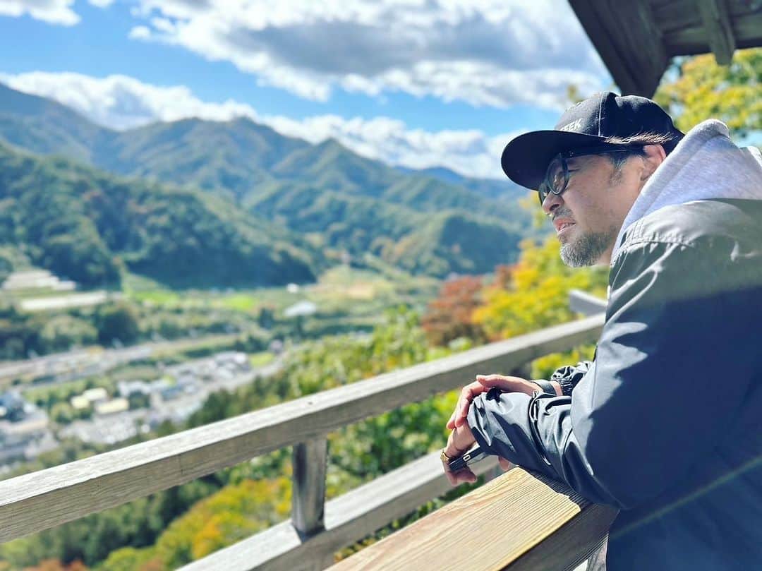 マッコイ斉藤のインスタグラム：「そう言えばシリーズ第二弾！山形県の山寺は今頃紅葉が綺麗だと思われます是非みなさん山形観光へ」