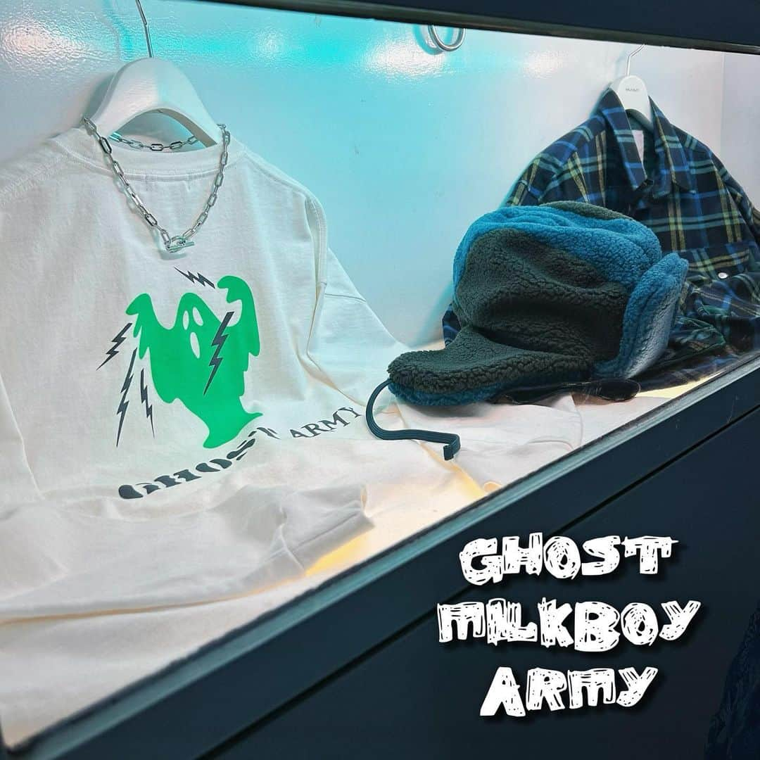 ミルクボーイさんのインスタグラム写真 - (ミルクボーイInstagram)「MILKBOY 2023 WINTER COLLECTION  New Display👻🪖💥 "GHOST MILKBOY ARMY"  GHOST L.S. TEE ¥19,580-. GHOST ARMY SHIRTS ¥29,480-. SPACE HAT ¥9,900-.  SKULL BOMBER JK ¥59,950-. PUCKERING PANTS ¥30,800-. GHOST HOODIE ¥20,900-. BLACK SMALL BAG ¥9,680-.  #milkboy」11月15日 20時17分 - milkboyharajuku