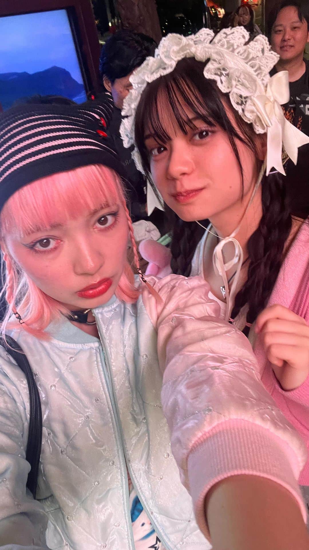 のインスタグラム：「What Japanese food do u recommend in SHINJUKU?  #トーキョーサバイバー  #TOKYO  #東京  #秋葉原 #AKIHABARA #新宿 #SHINJUKU #HanazonoShrine」
