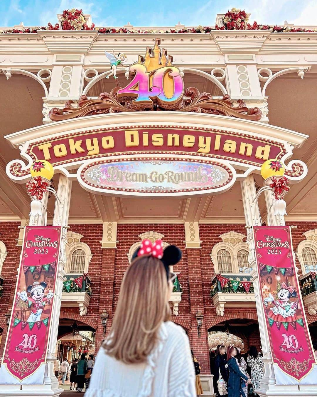 MIMIさんのインスタグラム写真 - (MIMIInstagram)「❤️❤️❤️  40周年Disney＆Xmas✨🎄  #ディズニーランド#Disneyland#ディズニーリゾート#Disney#40周年ディズニー #40Anniversary#大人ディズニー#DisneyJapan#mimitrip_2023 #夢の国 #XmasDisney#Xmas」11月15日 20時25分 - mimi___1121