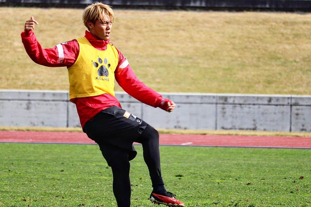 いわてグルージャ盛岡のインスタグラム：「𝐓𝐫𝐚𝐢𝐧𝐢𝐧𝐠 𝐏𝐡𝐨𝐭𝐨📸  | 𝙉𝙀𝙓𝙏 𝙈𝘼𝙏𝘾𝙃 🆚  #FC岐阜  🗓11.19sun 🕐14:00kickoff 🏟いわぎんスタジアム   #いわてグルージャ盛岡」