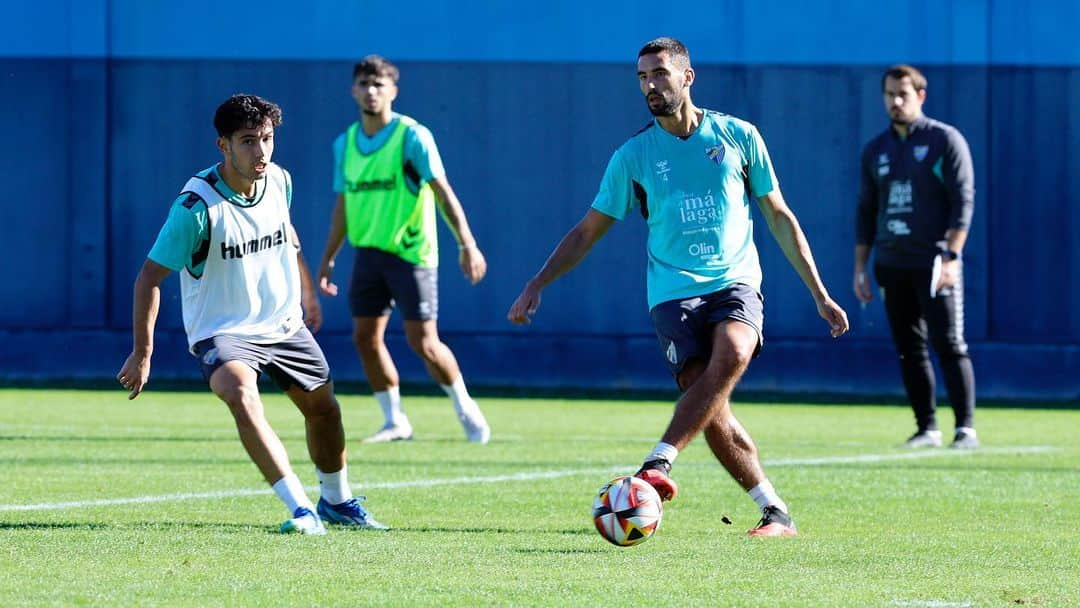 マラガCFのインスタグラム：「💪💙  #VamosMálaga」