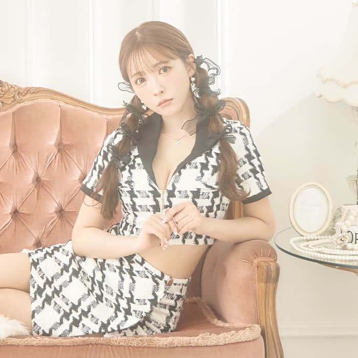 シュガーのインスタグラム：「. 三上悠亜が着こなす❤️ 秋冬の最新チェックドレス✨ . 商品はサイトのTOPからチェック！ . #キャバドレス #キャバクラ #ミニドレス #ツイードドレス#カジュアルドレス #ドレス通販 #キャバ嬢 #キャバドレス #ドレス #シュガードレス#dress  #ドレスシュガー #北新地 #歌舞伎町 #すすきの #錦 ＃三上悠亜」