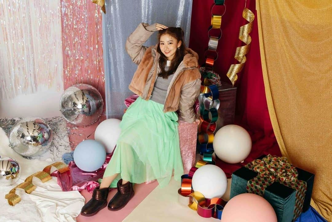 水戸由菜さんのインスタグラム写真 - (水戸由菜Instagram)「・ UGG 2023 HolidayCollection🎄  UGGの2023ホリデーコレクションのビジュアルモデルとして出演してます！  UGG原宿店では大きなスクリーンにうつってる🫶🏻 他にも見つけられるところあるかも？！👢  @ugg  @uggjapan   #ugg   #uggholidaycollection」11月15日 20時39分 - yuna_3047