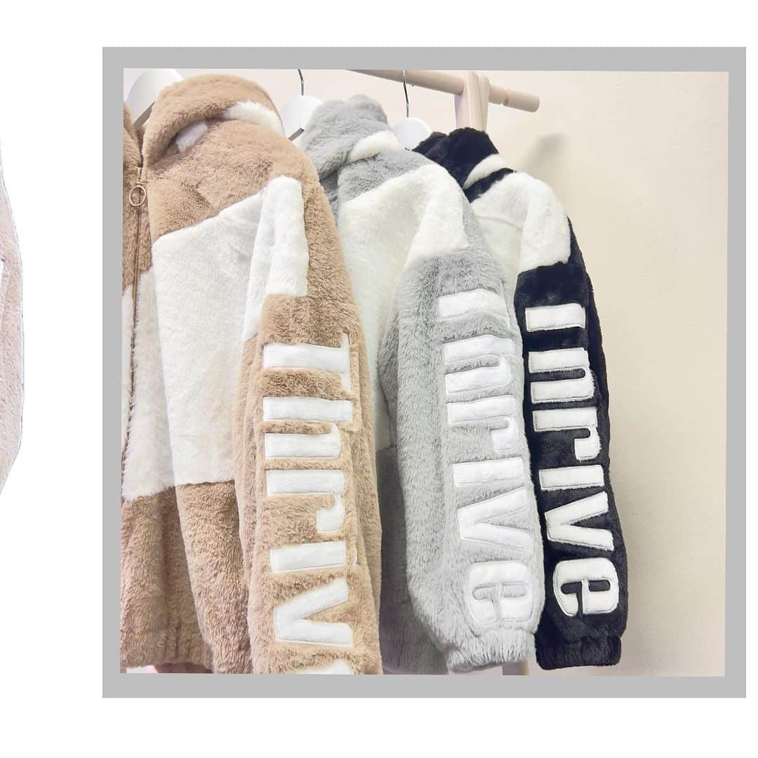 のインスタグラム：「🍂Autumn Collection🍂 寒くなったこの季節に ぴったりな新作アウターを紹介♡  ファーラインブルゾン color:ベージュ/ライトグレー/ブラック price:4,990 size:M/L  ■■CECIL McBEE online store ■■ ¥5,500(税込)以上のご購入で送料無料!!  CECIL McBEE公式オンラインストアは アカウントプロフィールURLから▼ @cecilmcbee_official  #cecilmcbee #セシルマクビー  #アウター #ファーコート #ブルゾン」
