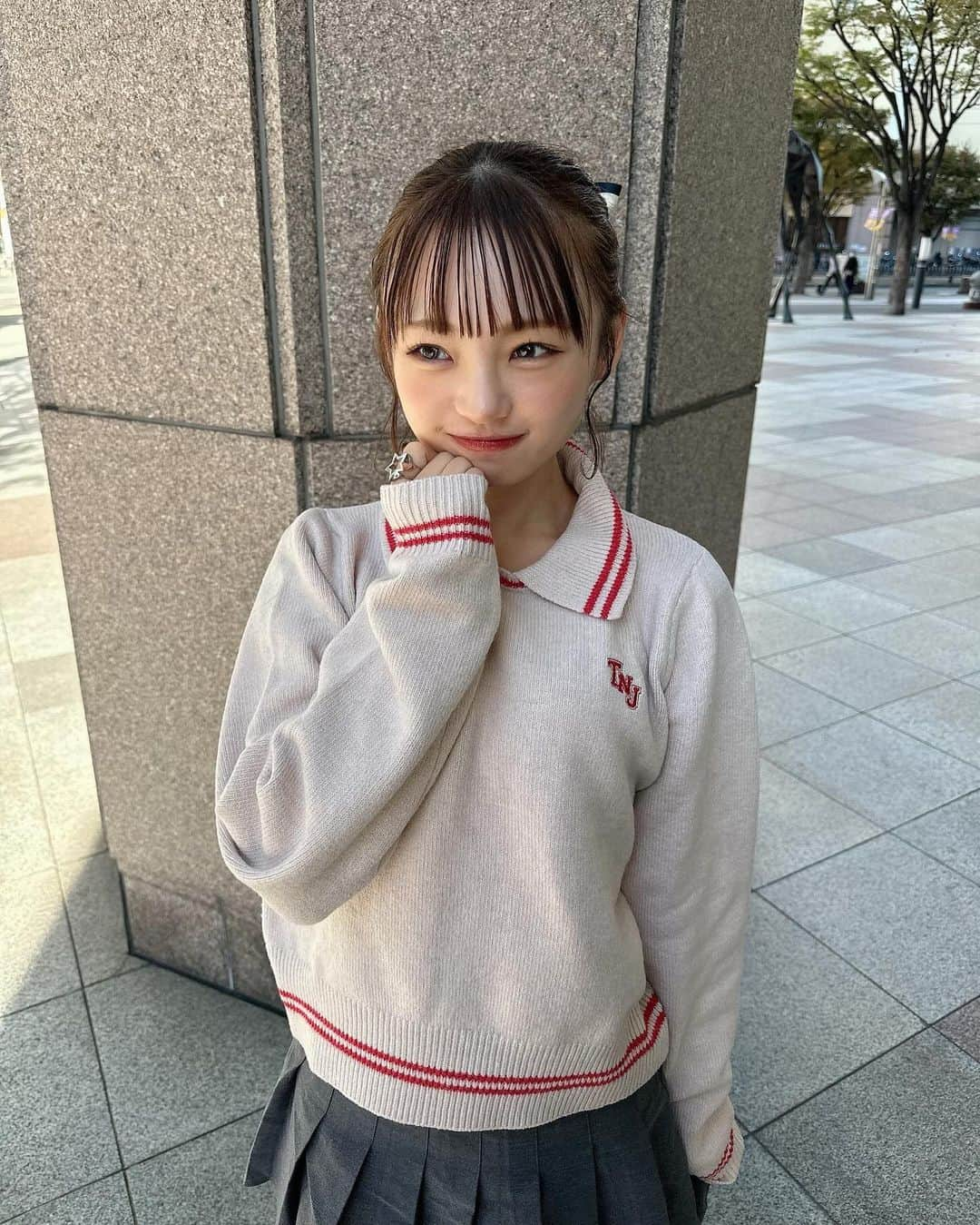 新澤菜央さんのインスタグラム写真 - (新澤菜央Instagram)「たまにはポニーテール🫏⭐︎ﾐ  ⠀ 足元がお気に入りだよ ー ❕  #彼女の私服がかわいい #低身長コーデ #sサイズコーデ #156cm #骨格ウェーブ #ポニーテール #ヘアアレンジ #ミディアムヘアー #tinajojun #カジュアルコーデ #ガーリーコーデ #drmartens #ootd」11月15日 20時40分 - _shinshin_48