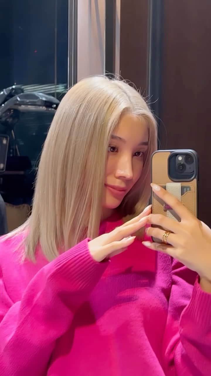 REONAのインスタグラム：「トリートメントしてとゅるとゅる🩷🩷」