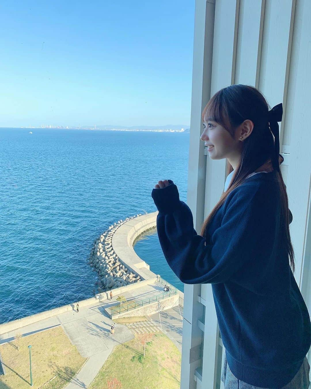 大盛真歩さんのインスタグラム写真 - (大盛真歩Instagram)「🌊🤍  HADOの優勝旅行で大分に行ってきました  ホテルの部屋からの景色が凄すぎた🥹！ 露天風呂も付いてて沢山浸かっちゃいました♨️  楽しすぎる旅行だったな〜😌‪‪♡   #星野リゾート  #界  #界別府  #旅行  #大分  #ホテル  #景色最高  #おやすみ」11月15日 20時44分 - maho_usagi