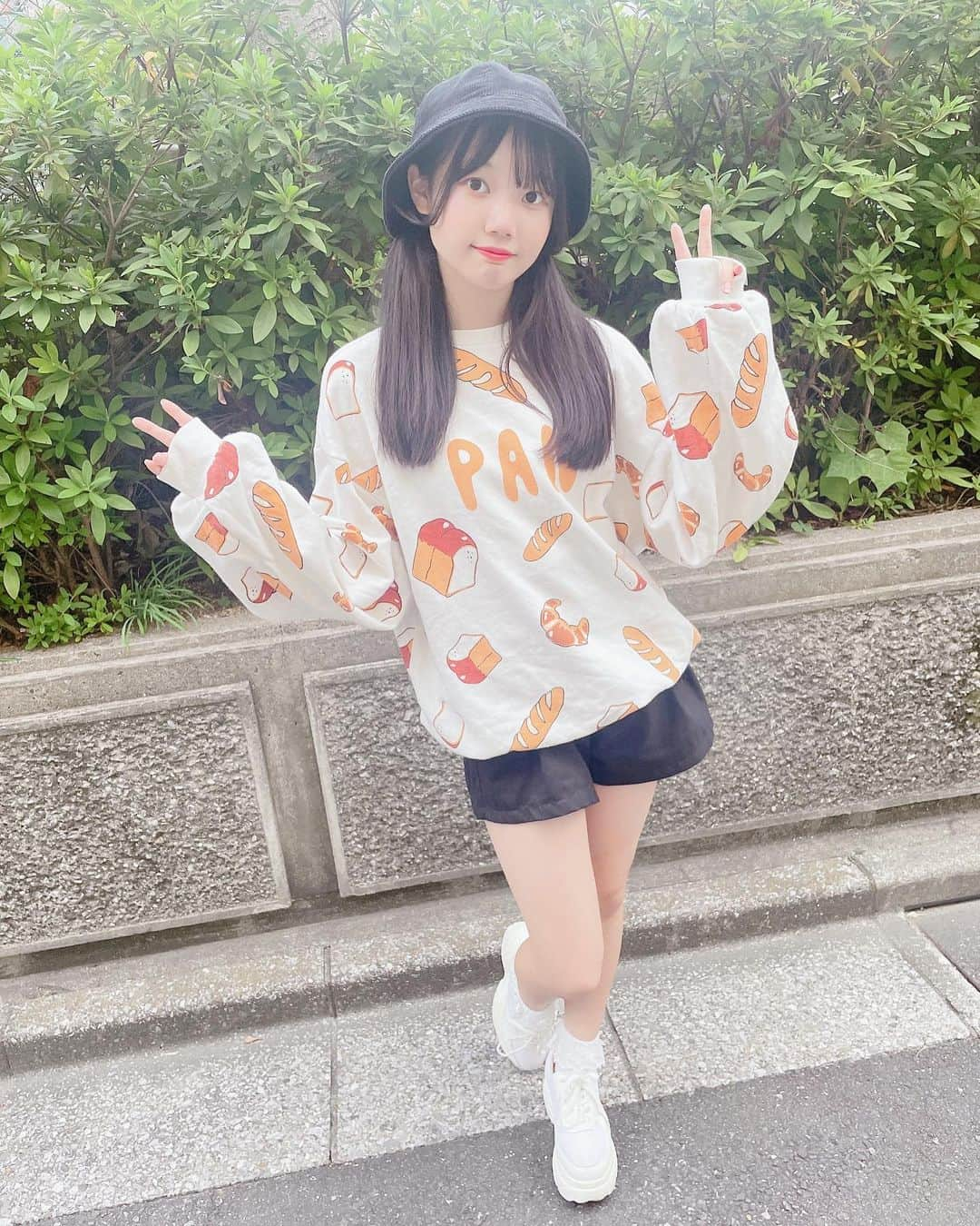 流石夏恋さんのインスタグラム写真 - (流石夏恋Instagram)「🍞  #コーデ 🥖  レッスンの日のカジュアルコーデ🖤🧡🤍 🍞🥖🥐🥨🥐🥯🍞🥖🥨🥨🥖🍞🥯   #yumeadocitron #夢アドシトロン #jc2 #sjc   #14歳 #punyus #プニュズ #プニュズコーデ   #punyusコーデ #パン #トレーナーコーデ #09」11月15日 20時53分 - karen_ymcitron