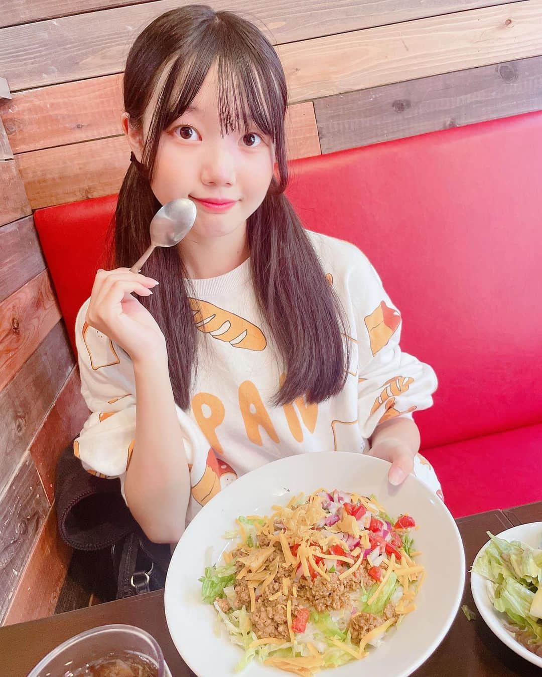 流石夏恋さんのインスタグラム写真 - (流石夏恋Instagram)「🍞  #コーデ 🥖  レッスンの日のカジュアルコーデ🖤🧡🤍 🍞🥖🥐🥨🥐🥯🍞🥖🥨🥨🥖🍞🥯   #yumeadocitron #夢アドシトロン #jc2 #sjc   #14歳 #punyus #プニュズ #プニュズコーデ   #punyusコーデ #パン #トレーナーコーデ #09」11月15日 20時53分 - karen_ymcitron