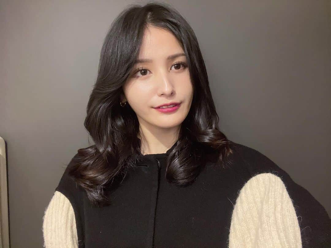 池谷実悠のインスタグラム：「髪が伸びました  #テレ東 #アナウンサー」