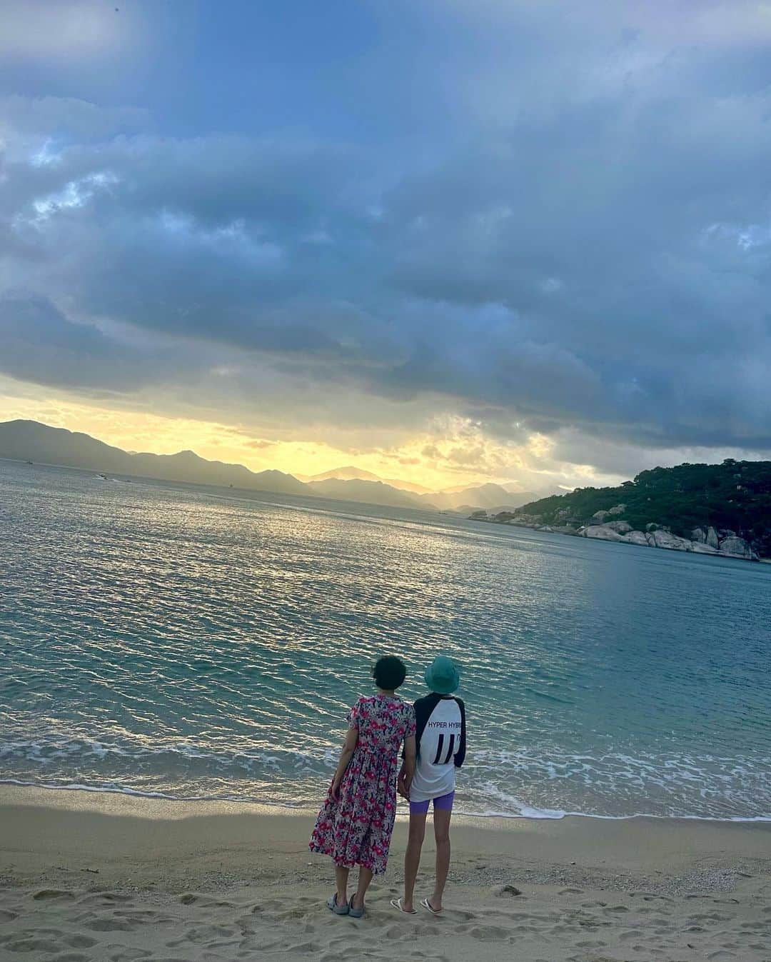 ジュヨン さんのインスタグラム写真 - (ジュヨン Instagram)「엄마랑 여행 🤎🤍🤎」11月15日 20時56分 - jupppal