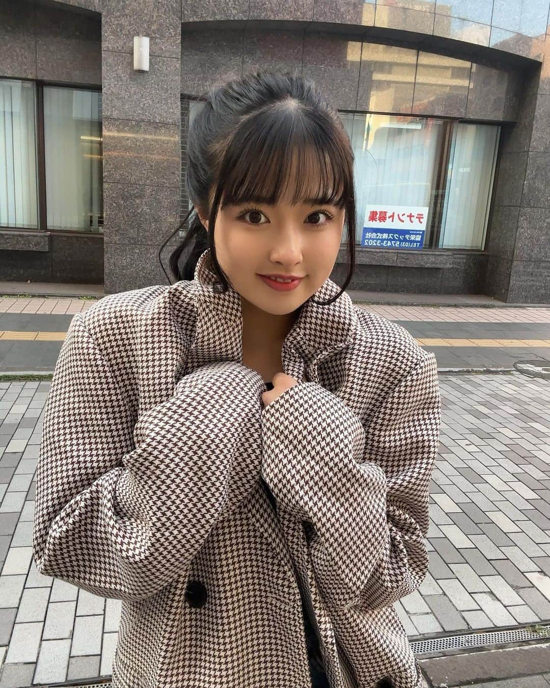 りりのインスタグラム：「撮影してました♡ 寒すぎたけどとーっても優しい人がコート貸してくれました^^♡   #jmix #jmixmodelagency #ジェイミックス #model #モデル #jk2 #sjk #大分 #りり」