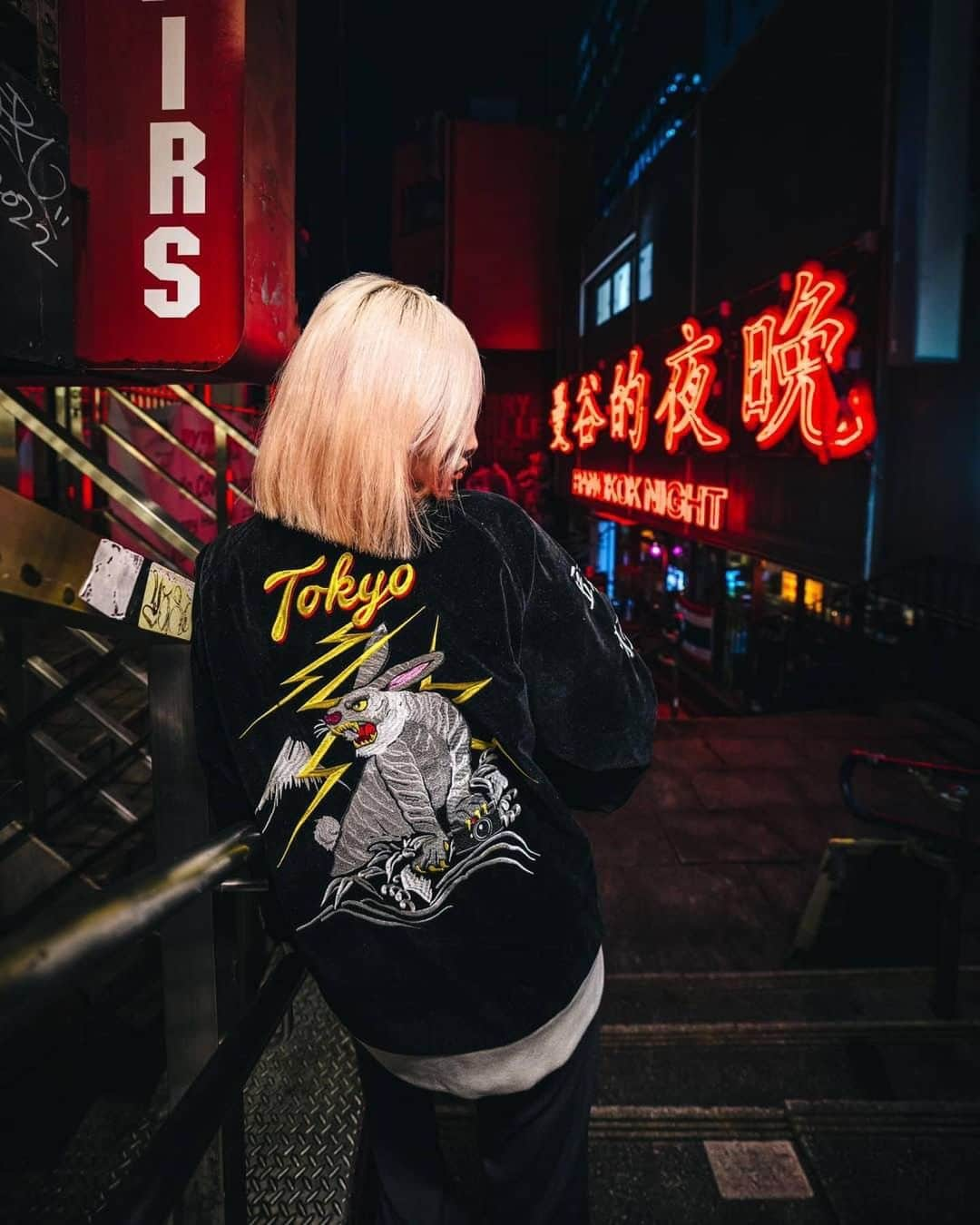 #FR2さんのインスタグラム写真 - (#FR2Instagram)「Light in the sketchy alley.  "Velor Souvenir Jacket"  Available Now.  We ship worldwide.  Photo by @rkrkrk   #FR2#fxxkingrabbits#頭狂色情兎」11月15日 20時58分 - fxxkingrabbits