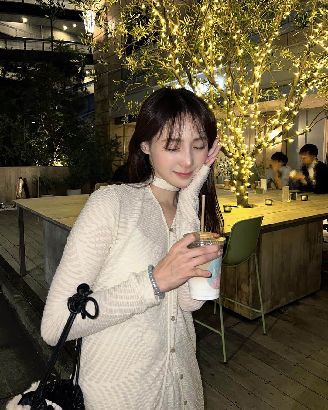 森彩香のインスタグラム：「🤍 前髪とんでもなくバーコードだったの写真見て気づいた 　　 　　 　　 .」