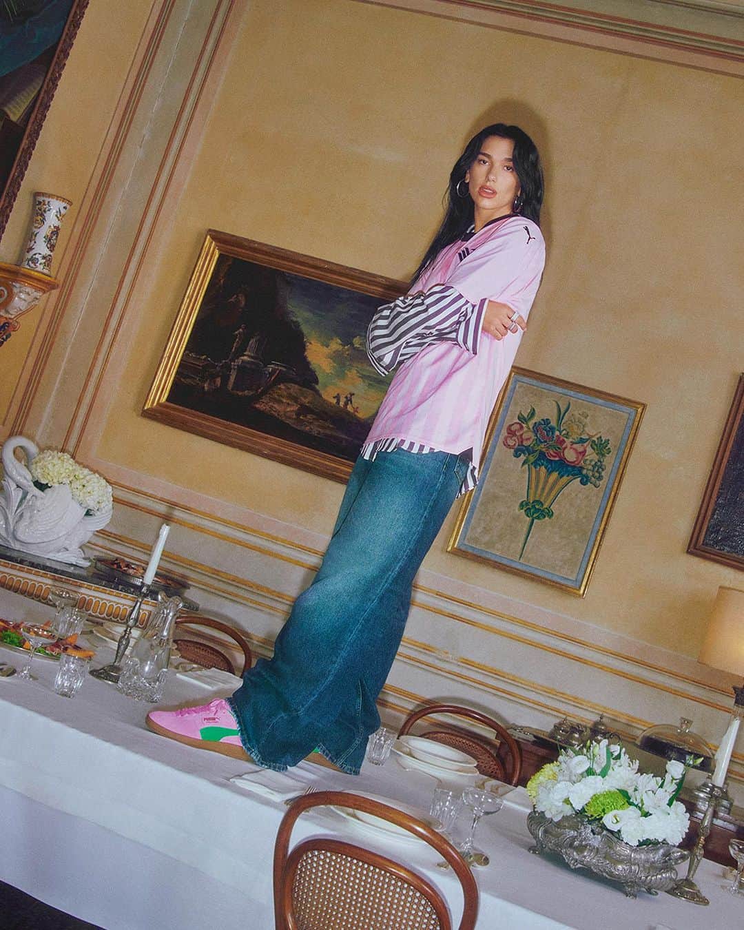 プーマのインスタグラム：「@dualipa with a dash of an Italian classic #PUMAPalermo」