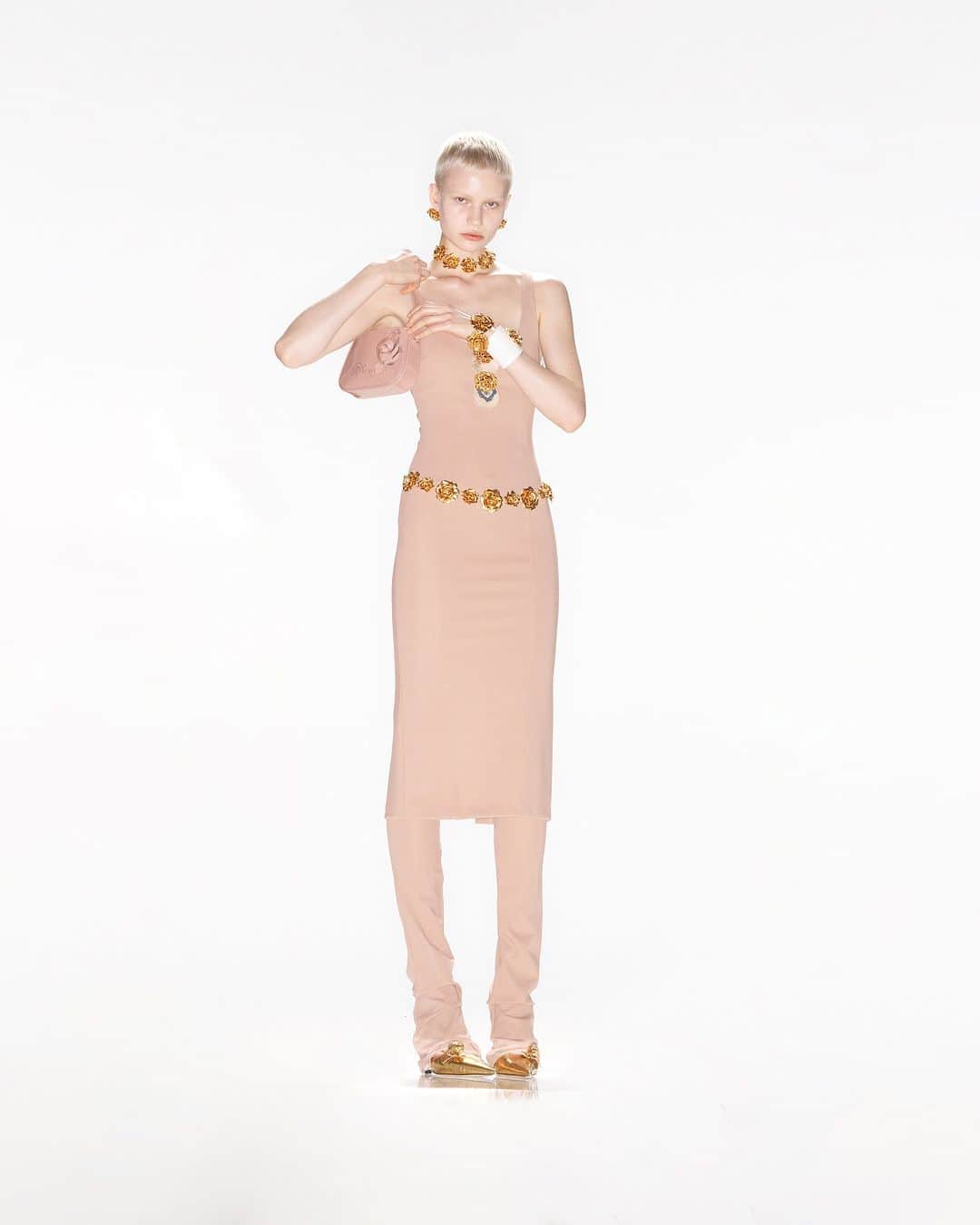 のインスタグラム：「RESORT 2024, OUT NOW  Explore the brand new collection at blumarine.com  #Blumarine #BlumarineResort24」