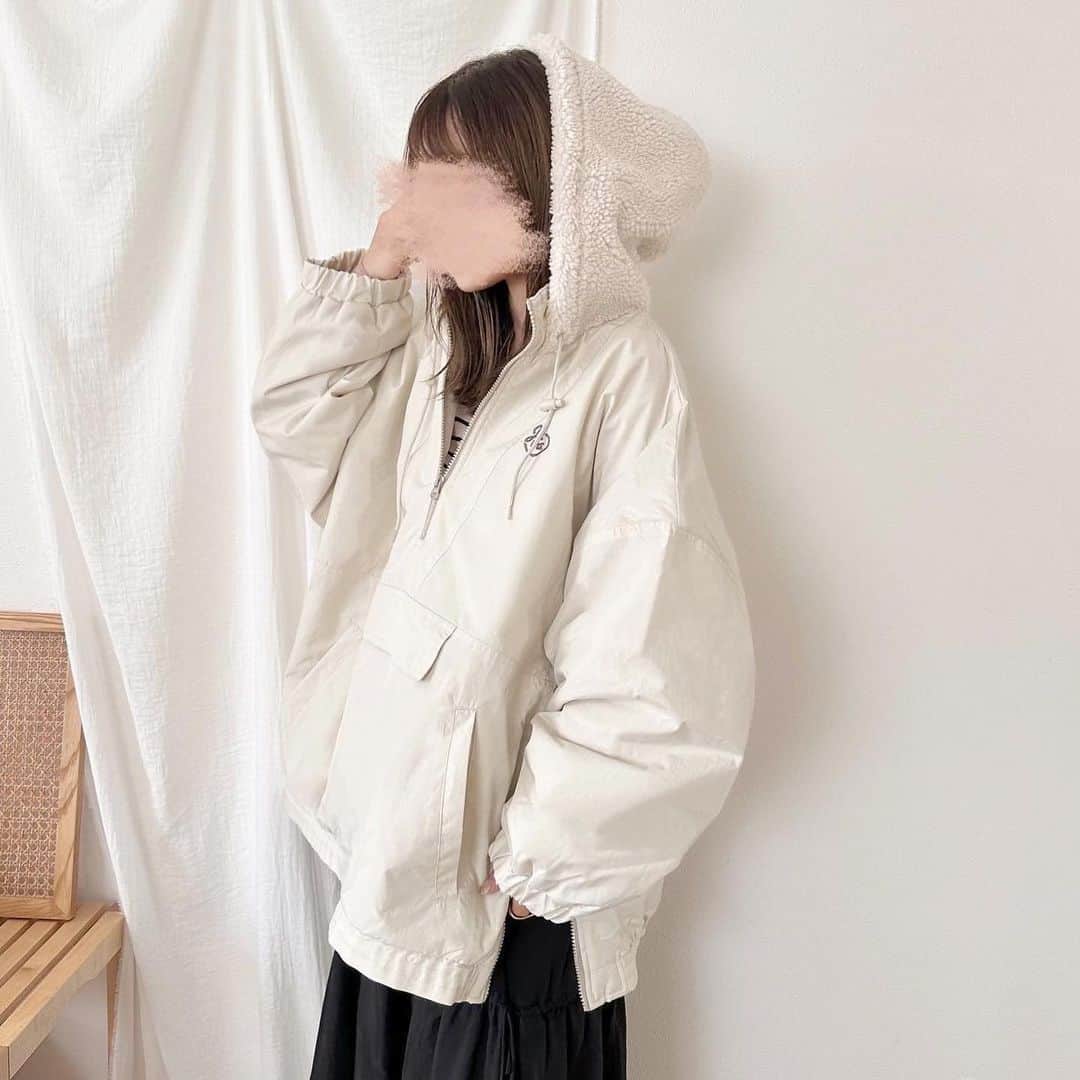chocoのインスタグラム：「** ㅤㅤㅤㅤㅤㅤㅤㅤㅤㅤㅤㅤㅤ かわいすぎるプルオーバーをget♡ ㅤㅤㅤㅤㅤㅤㅤㅤㅤㅤㅤㅤㅤ オーバーサイズでゆったり着れて フードがボアになってるのも🙆‍♀️❤️ˎˊ˗ ㅤㅤㅤㅤㅤㅤㅤㅤㅤㅤㅤㅤㅤ かなりあったかいからもっと寒くなってきたら 公園に着ていこう〜🥹💓 ㅤㅤㅤㅤㅤㅤㅤㅤㅤㅤㅤㅤㅤ ㅤㅤㅤㅤㅤㅤㅤㅤㅤㅤㅤㅤㅤ @classicalelf_official  ㅤㅤㅤㅤㅤㅤㅤㅤㅤㅤㅤㅤㅤ キルティングサイドスリットビッグPO ↪︎ アイボリー / Mサイズ ㅤㅤㅤㅤㅤㅤㅤㅤㅤㅤㅤㅤㅤ ㅤㅤㅤㅤㅤㅤㅤㅤㅤㅤㅤㅤㅤ ㅤㅤㅤㅤㅤㅤ  #クラシカルエルフ #classicalelf #エルフコーデ #java #ジャバ #ユニクロ #ザラ #zozo #zozotown #zozo購入品 #zozotown購入品 #プルオーバー #ハーフジップ#プチプラコーデ#大人カジュアル#ママコーデ#低身長コーデ」