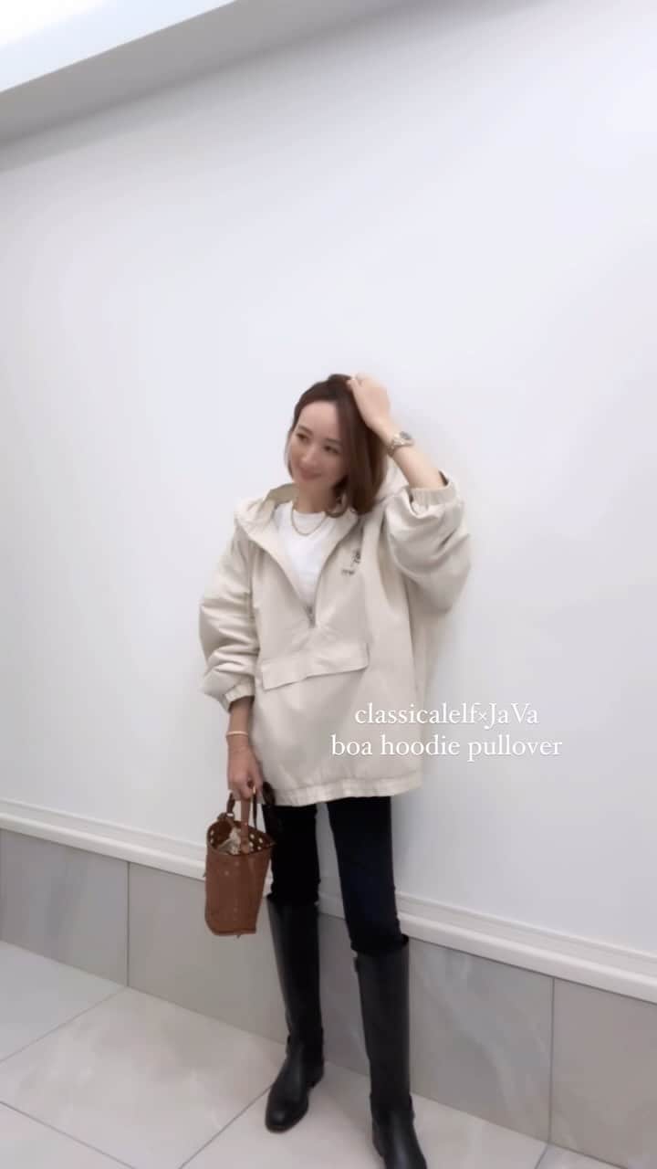 星玲奈のインスタグラム：「もうすっかり冬のアウターがちょうどよくなってきた🥹⛄️ 中綿入りで暖かく、軽くてさっと羽織れるハーフジッププルオーバーは、同色のボア切り替えになったフードがポイント😍 同色だとカジュアルになりすぎないし、 かぶるとしっかり暖かいのもうれしい😍 ・ pullover @classicalelf_official ×java （アイボリーMサイズ） T #uniqlo bottom #motherdenim boots #chanel bag #delvaux  #クラシカルエルフ #classicalelf #エルフコーデ #java #ジャバ #ユニクロ #ザラ #zozo #zozotown #zozo購入品 #zozotown購入品 #プルオーバー #ハーフジップ#大人コーデ #大人カジュアル #プチプラ #プチプラコーデ #着回しコーデ」