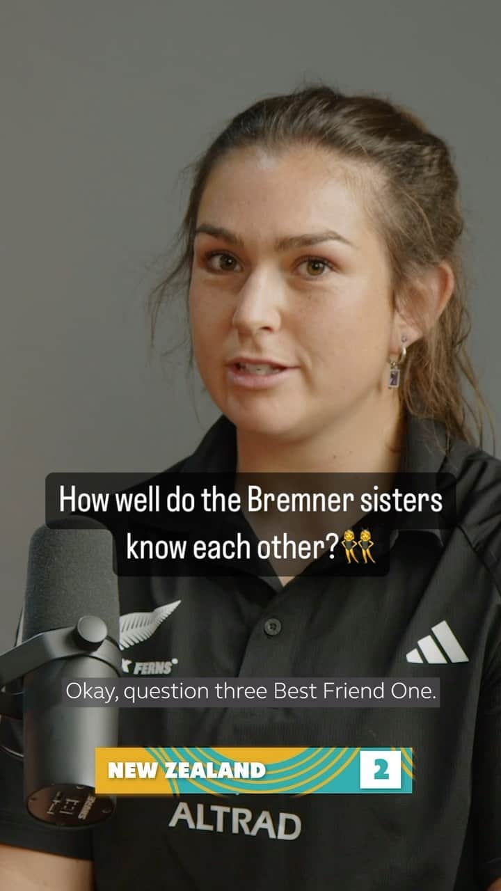 ワールドラグビーのインスタグラム：「🇳🇿It’s a family affair in episode six of Best Friends Quiz as we find out how well sisters @chelseajane_11 and @alanaa_jane know each other 🤔  Head over to RugbyPass TV to watch the full episode 📺  #wxv #wxvrugby #wxv1 #blackferns #newzealand #newzealandrugby #bestfriends #sisters」