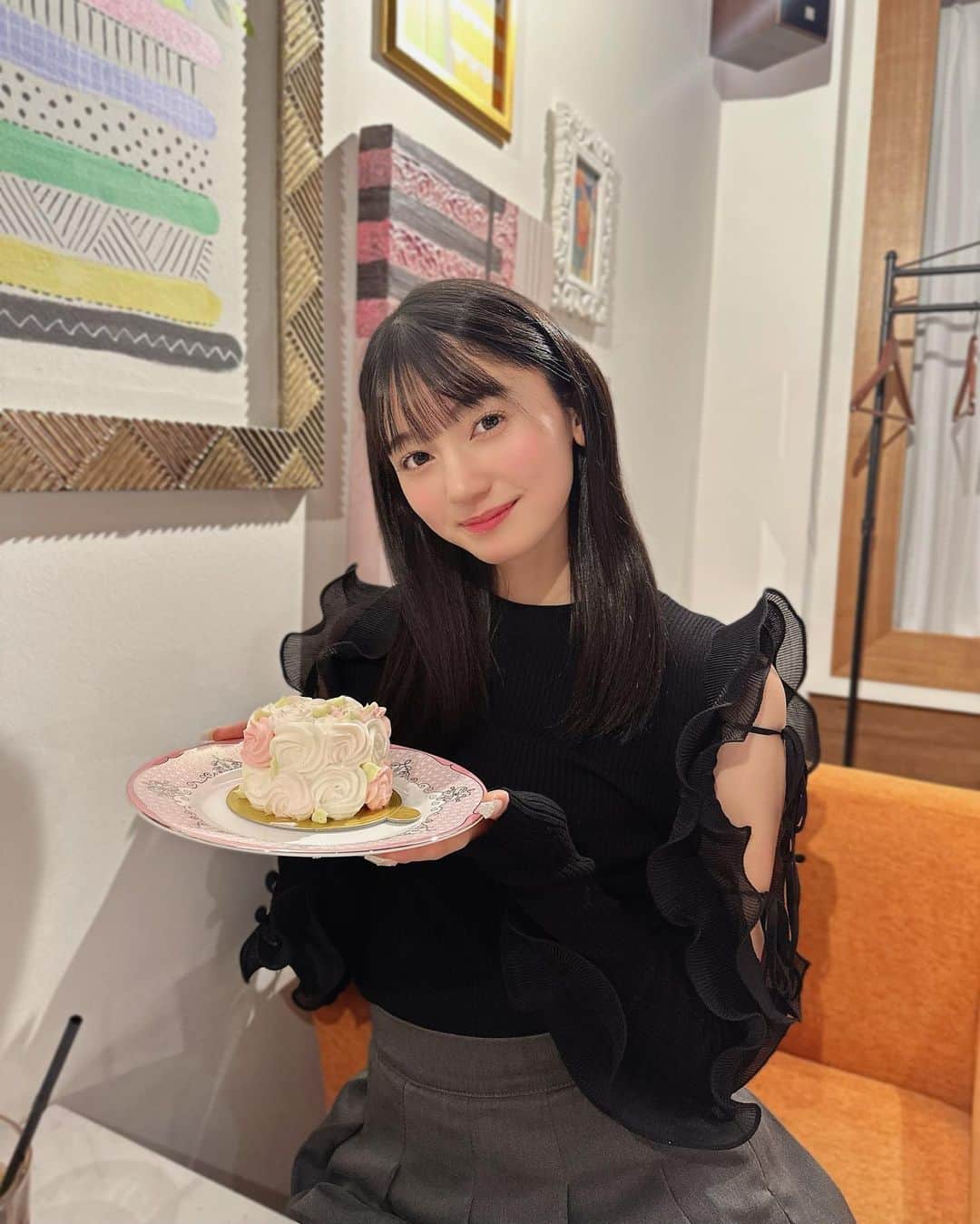 熊澤風花さんのインスタグラム写真 - (熊澤風花Instagram)「今日は可愛いケーキ食べたよ🎂❤︎」11月15日 21時17分 - fuka_kumazawa