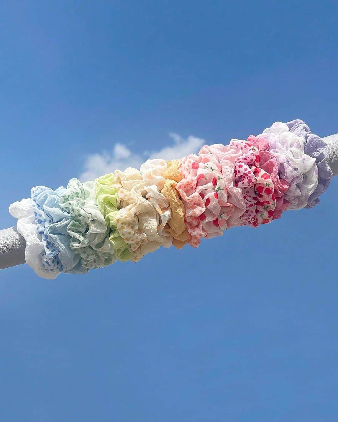 SHEINのインスタグラム：「Life isn't all unicorns and rainbows... unless you're talking about our color-packed 20-piece scrunchie sets 🌈🦄✨   🔎 14651974  #SHEIN #SHEINforAll #SHEINstyle #fashion #chic」