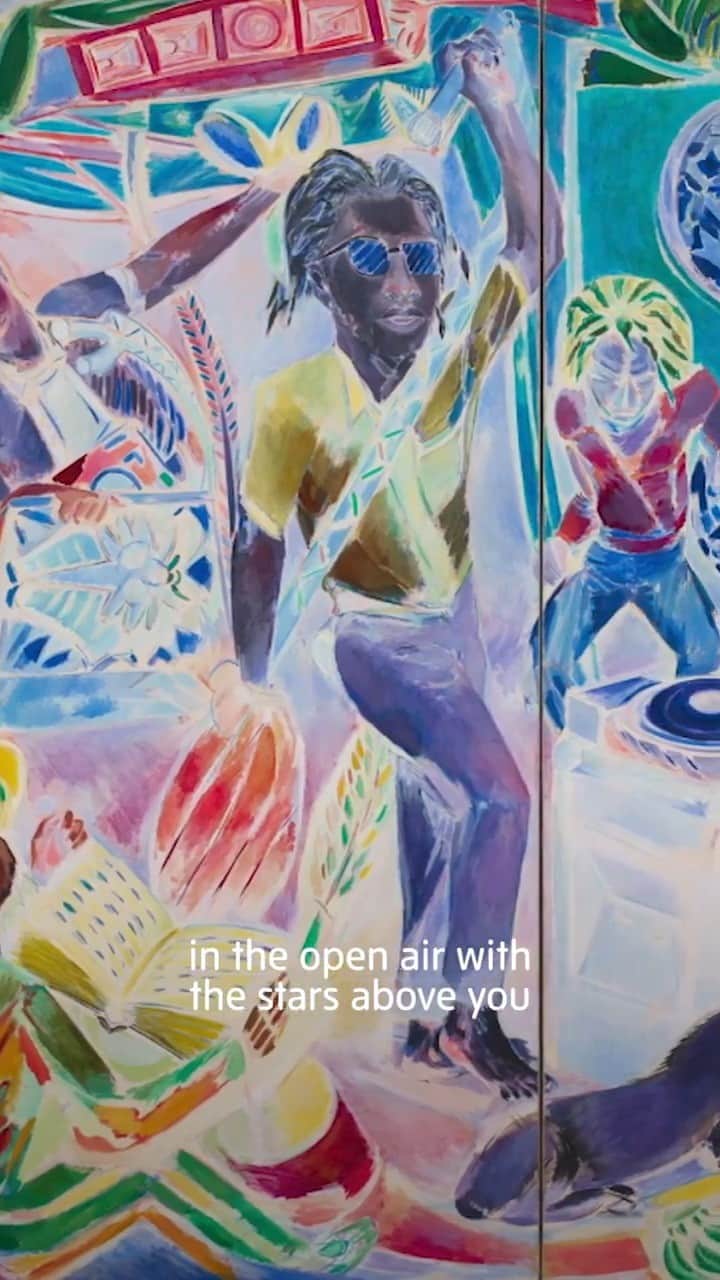 テート・ギャラリーのインスタグラム：「🪩✨ Denzil Forrester in his Cornish studio talking about his 'nightclub paintings' which he made while frequenting London's nightclubs in the 70s and 80s.   Forrester recalls producing up to 50 drawings per evening to the timings of the music. 'You can sense and feel the energy travelling through your body. It's almost like dancing on the paper, but drawing.'  #DenzilForrester's 'Cottage Lover' 1997 is on display @tatestives, in 'Modern Art and St Ives'.   Courtesy Stephen Friedman Gallery」