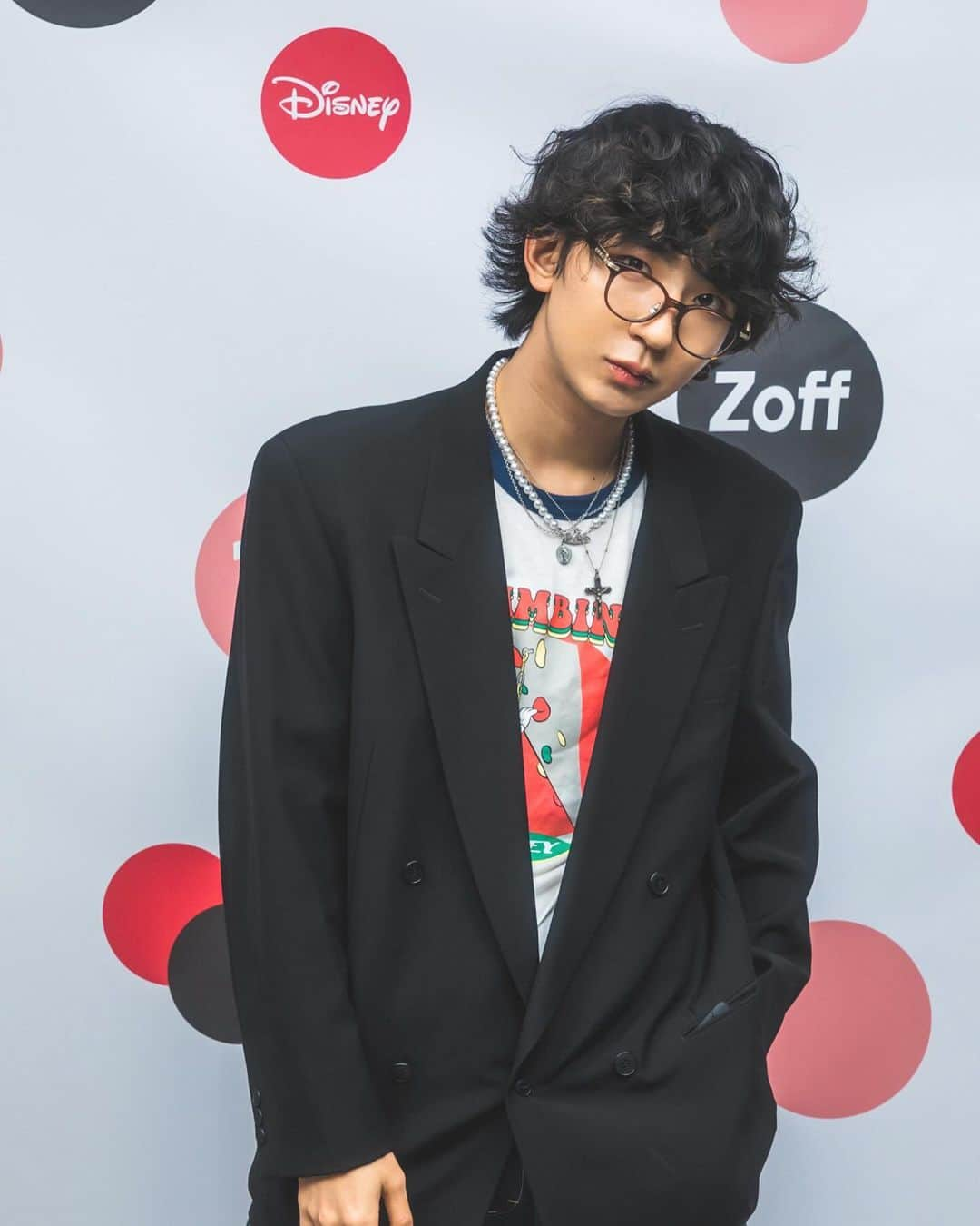 上野裕次郎さんのインスタグラム写真 - (上野裕次郎Instagram)「10th Anniversary🏰 @zoff_eyewear × @disney 🏰👓❤️‍🔥 #pr #zoff_disneycollection10th」11月15日 21時21分 - yujirooo_85_